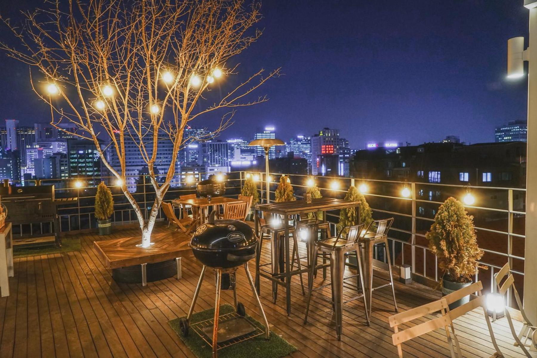 Myeongdong Artmonstay