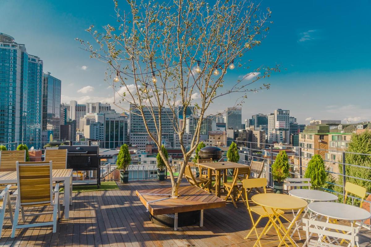 Myeongdong Artmonstay