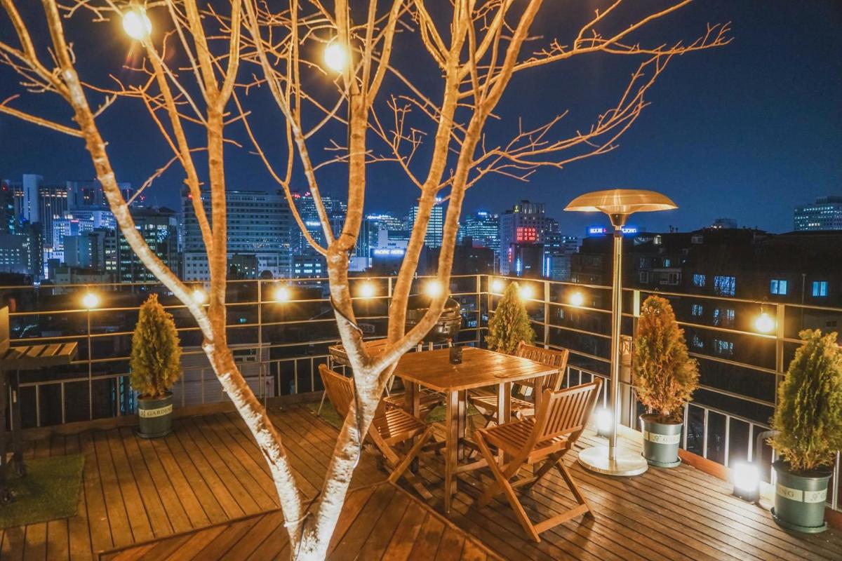 Myeongdong Artmonstay
