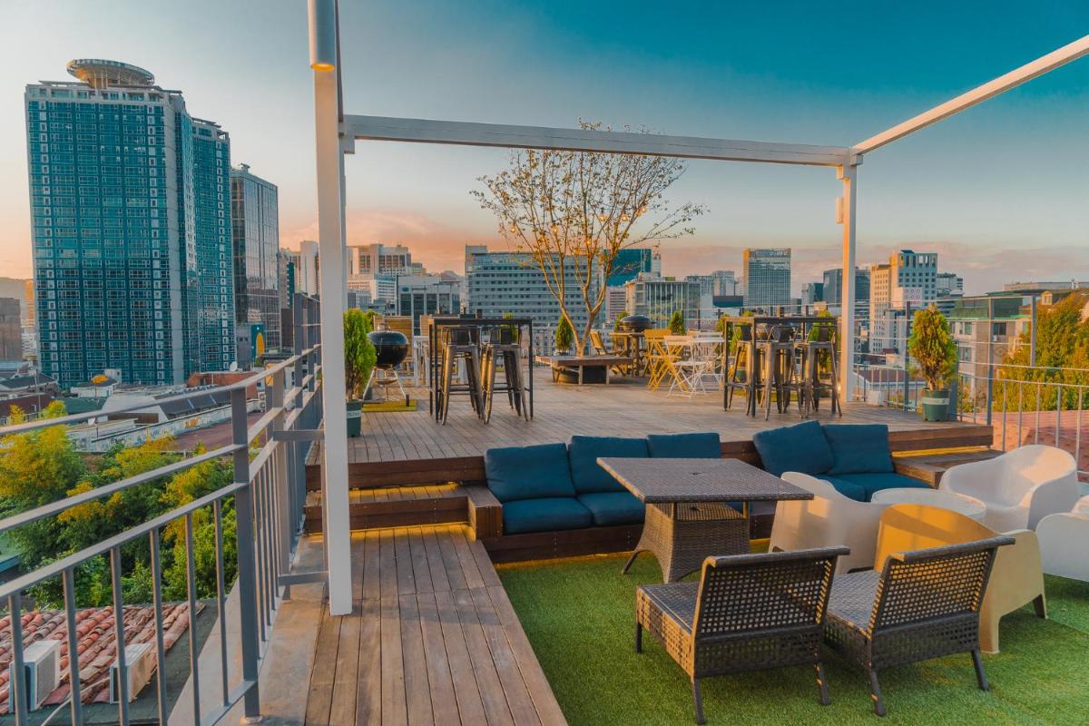 Myeongdong Artmonstay
