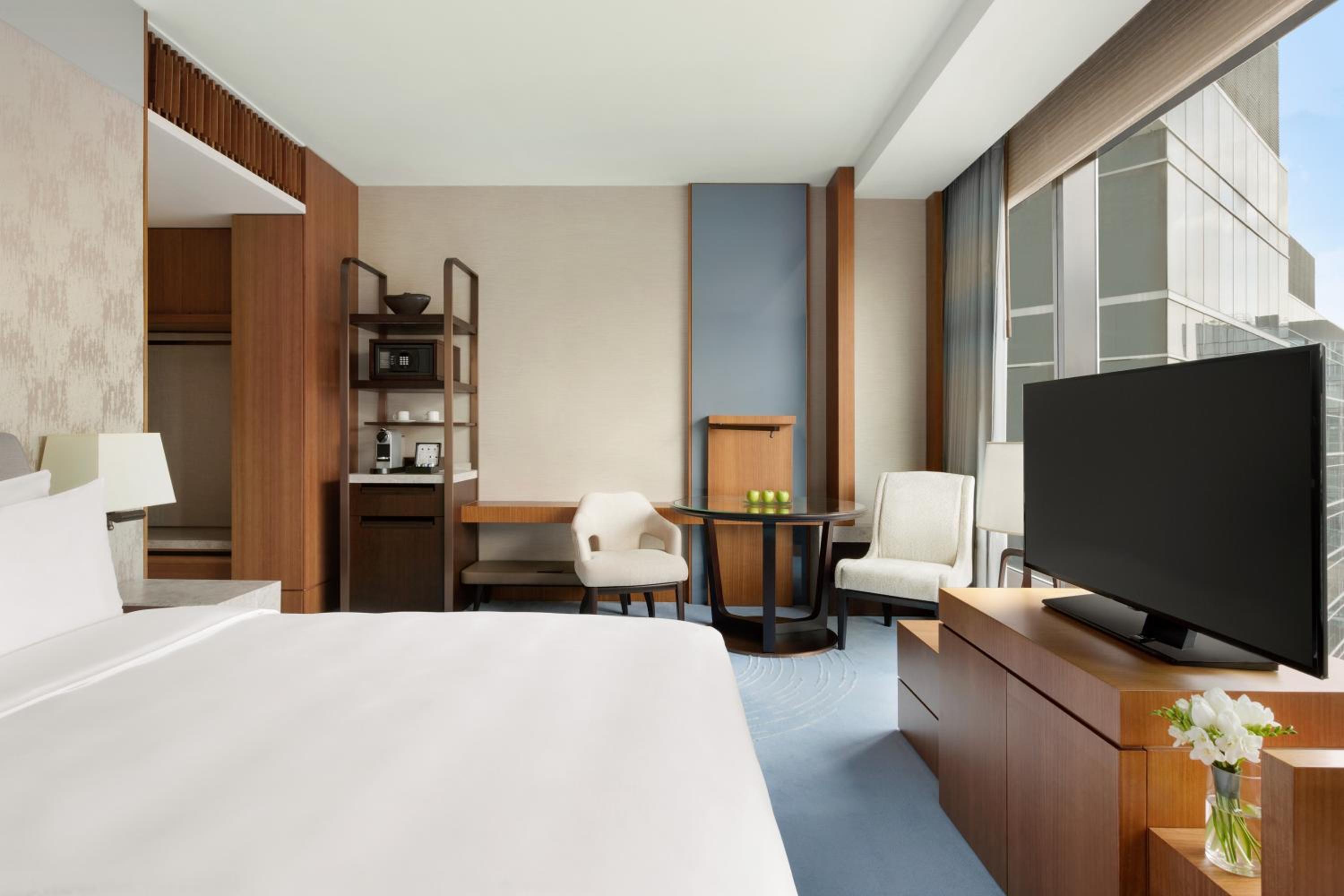 Kerry Hotel Hong Kong by Shangri-la