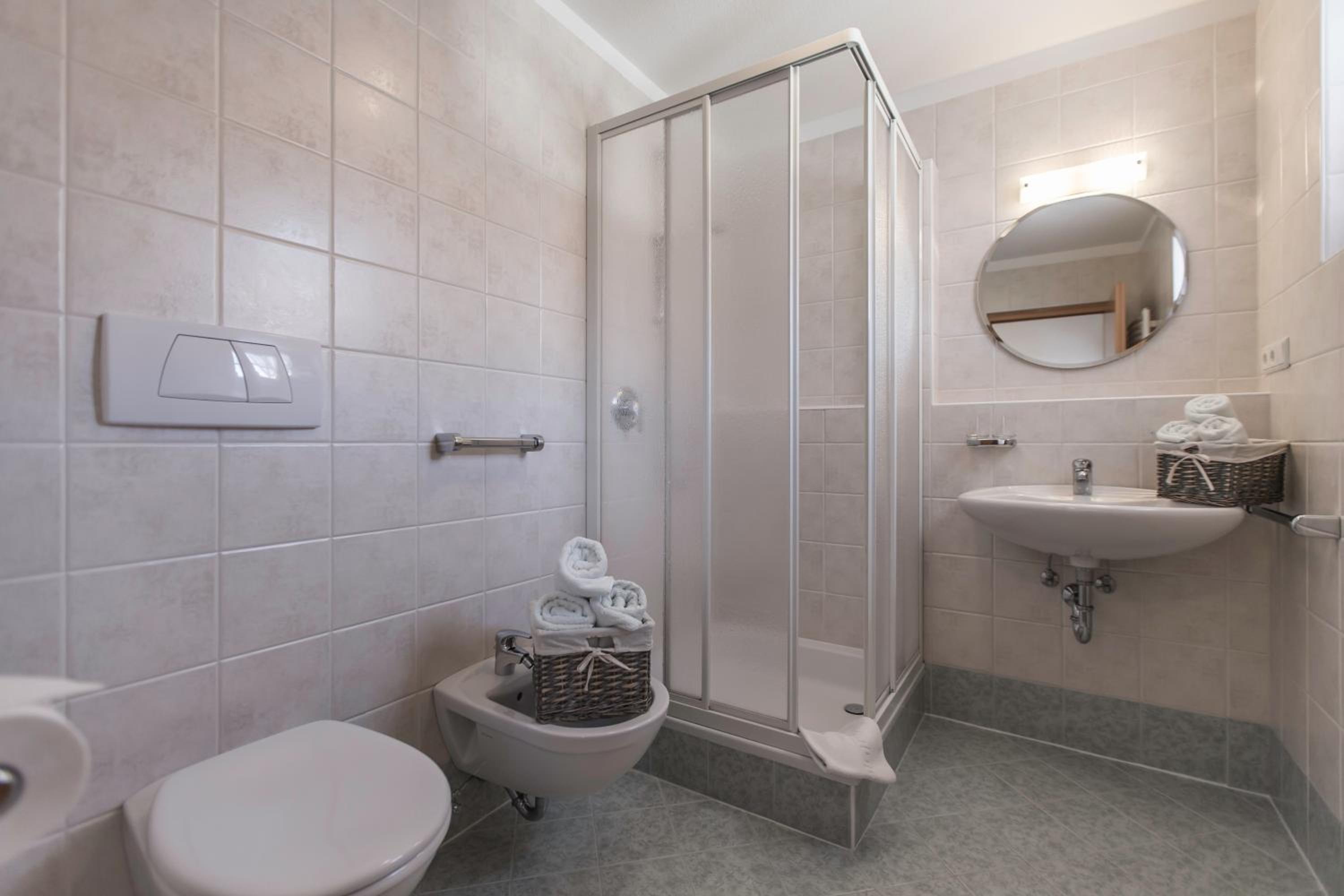 Häuslerhof en Valdaora — bathroom