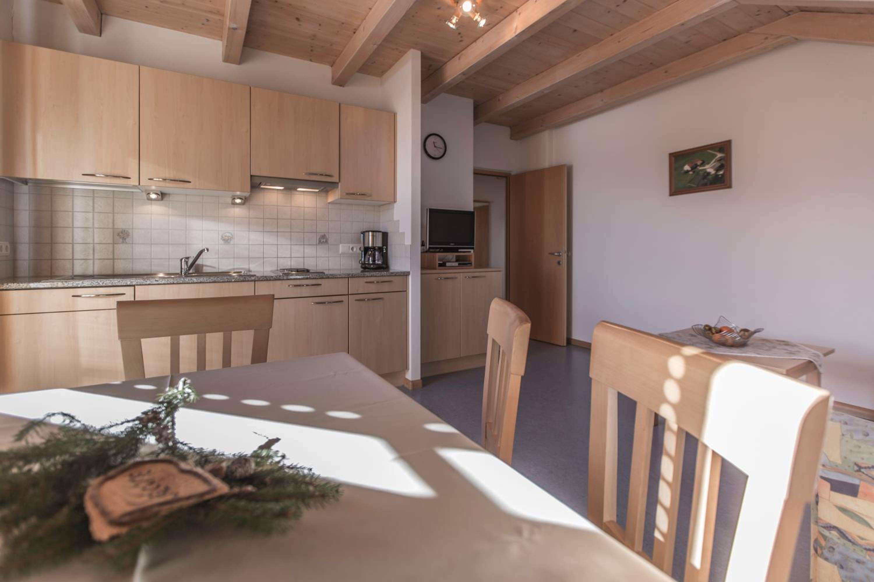 Häuslerhof en Valdaora — kitchen