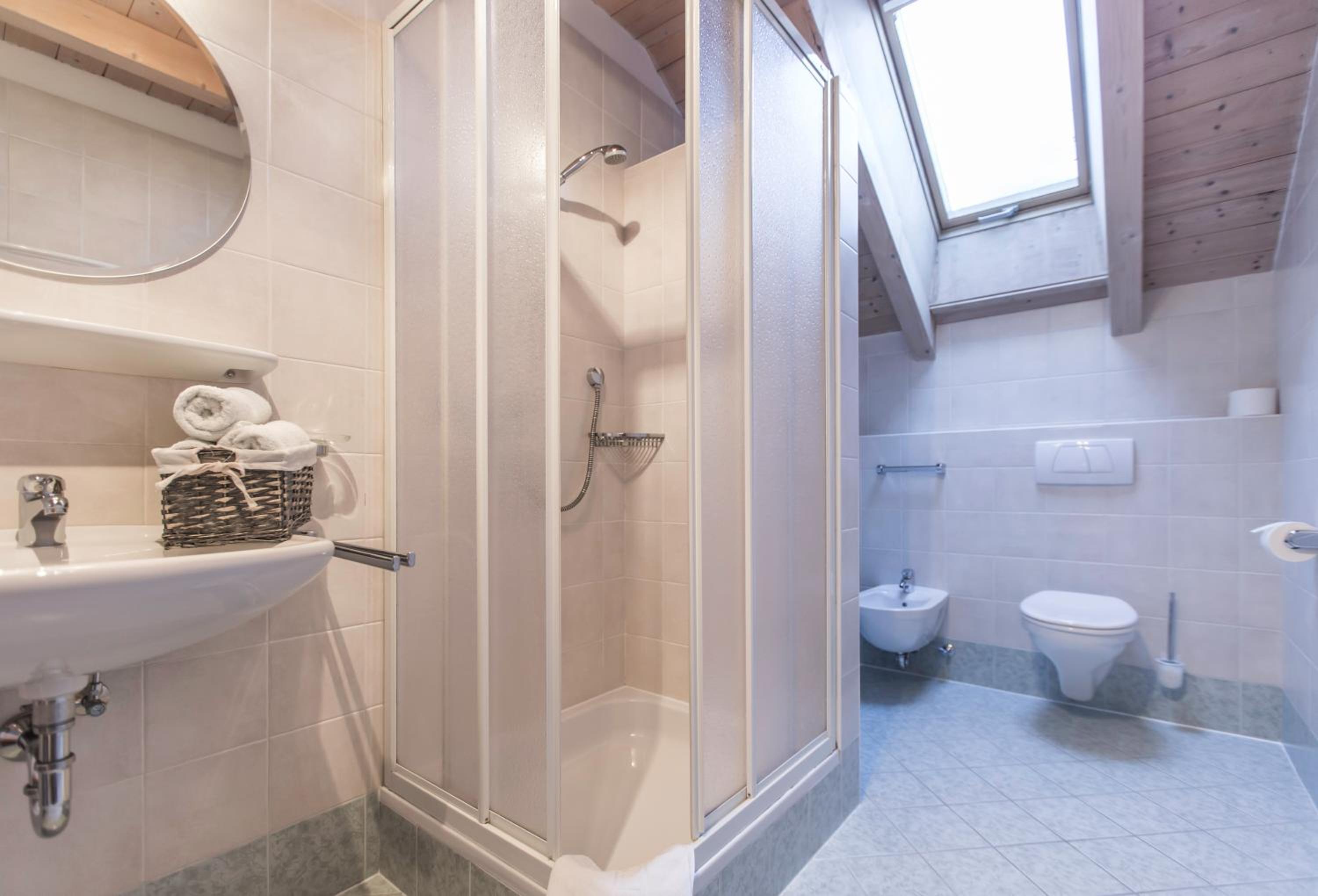 Häuslerhof en Valdaora — bathroom