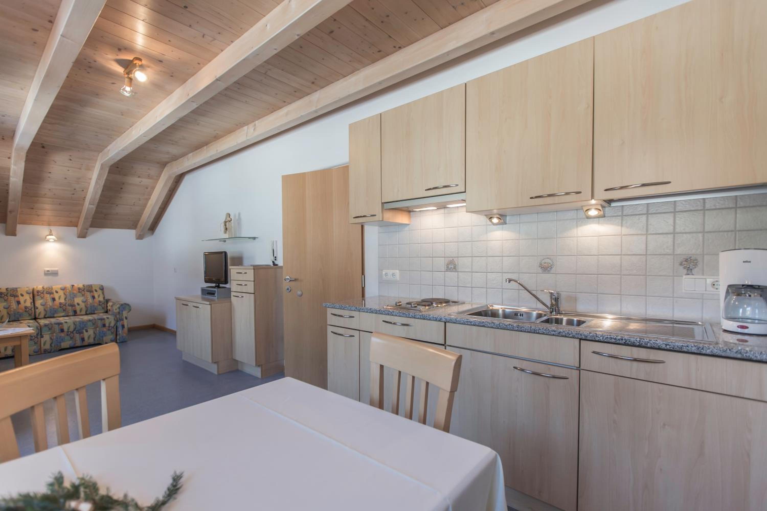 Häuslerhof en Valdaora — kitchen