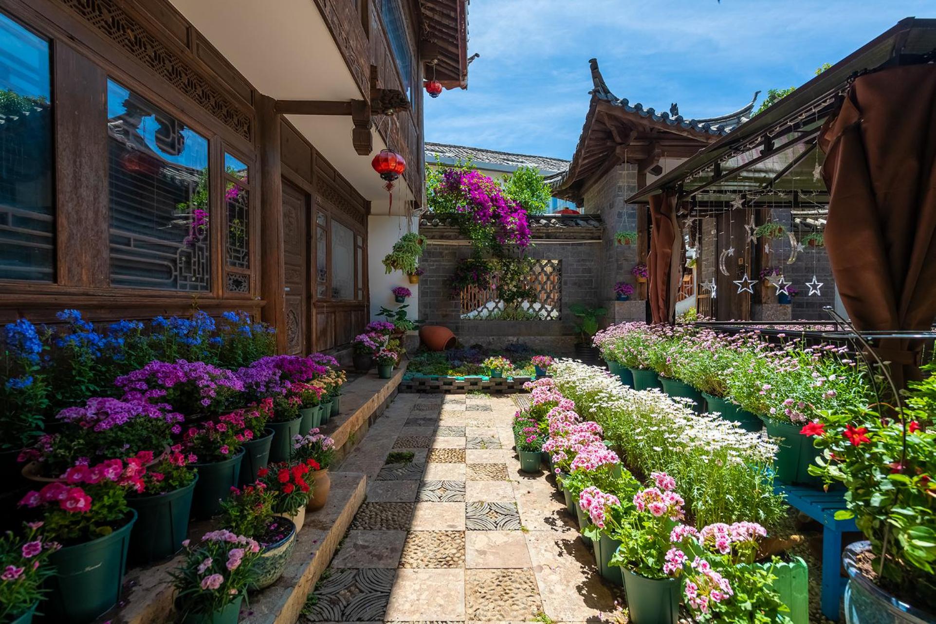 Lijiang Gui Yuan Tian Ju Guesthouse