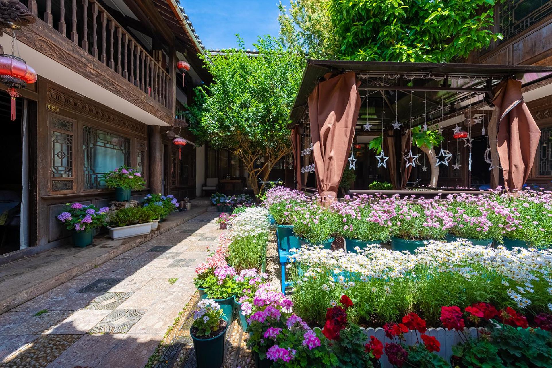 Lijiang Gui Yuan Tian Ju Guesthouse