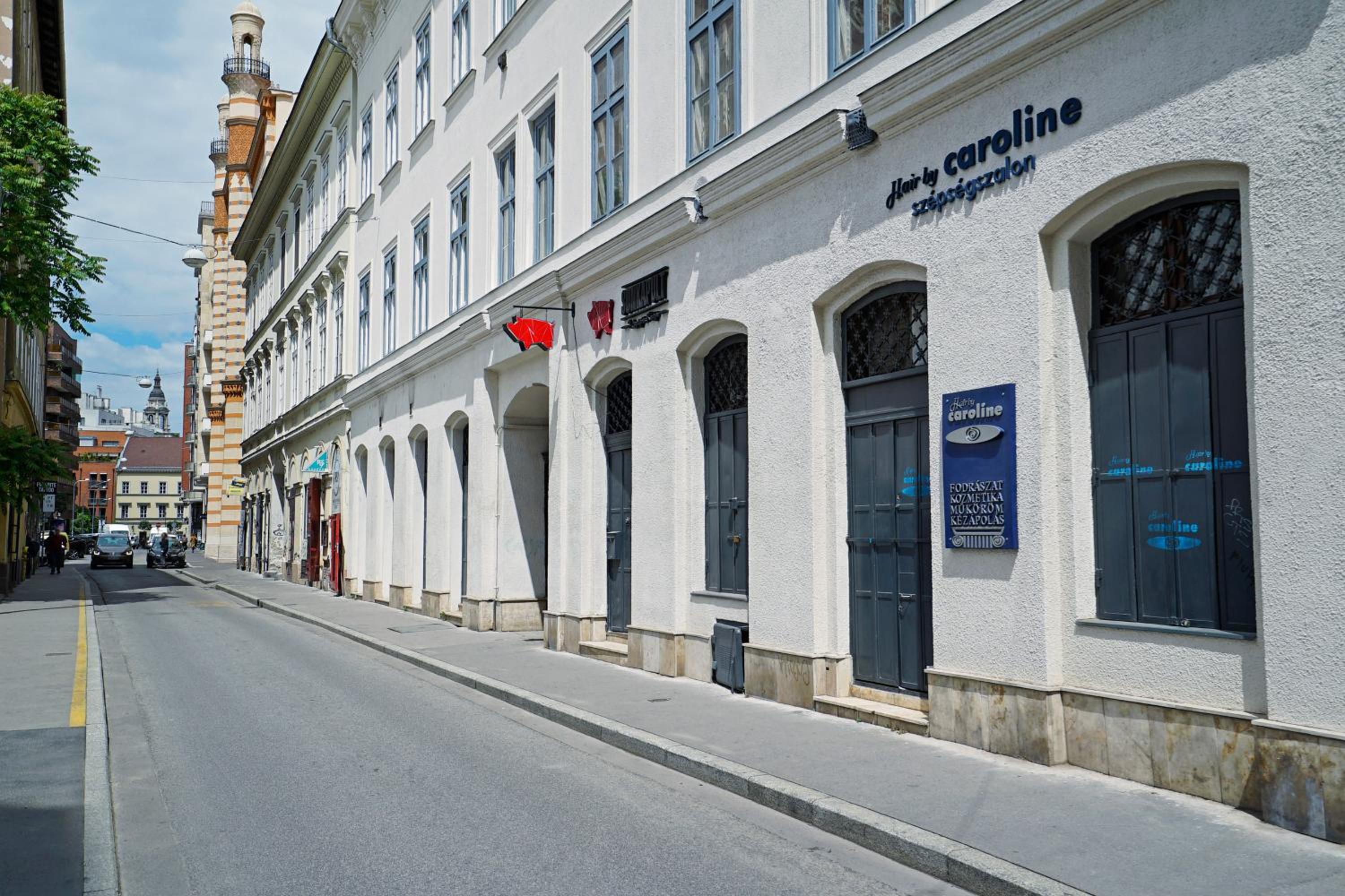 Rumbach Apartment
