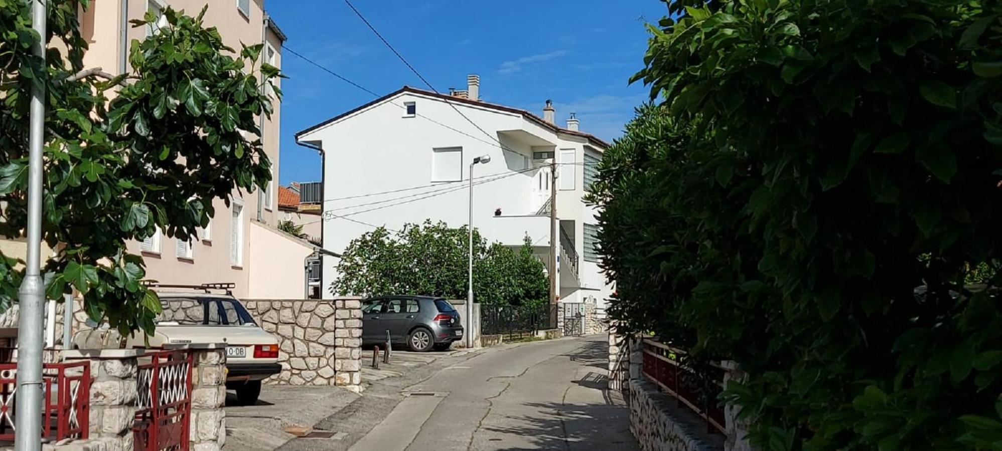 Apartments Ema