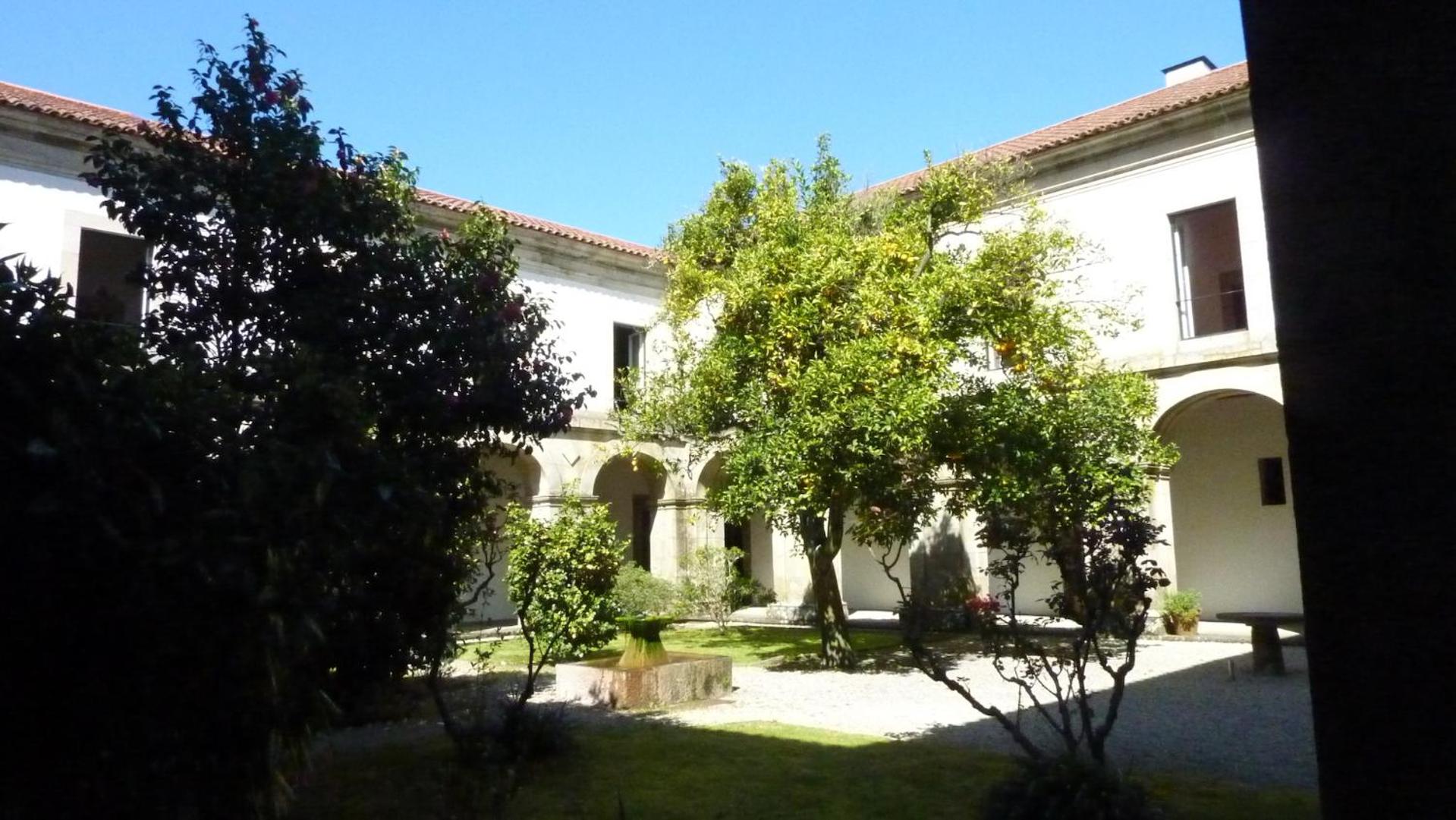 Mosteiro De S. Cristovao De Lafoes