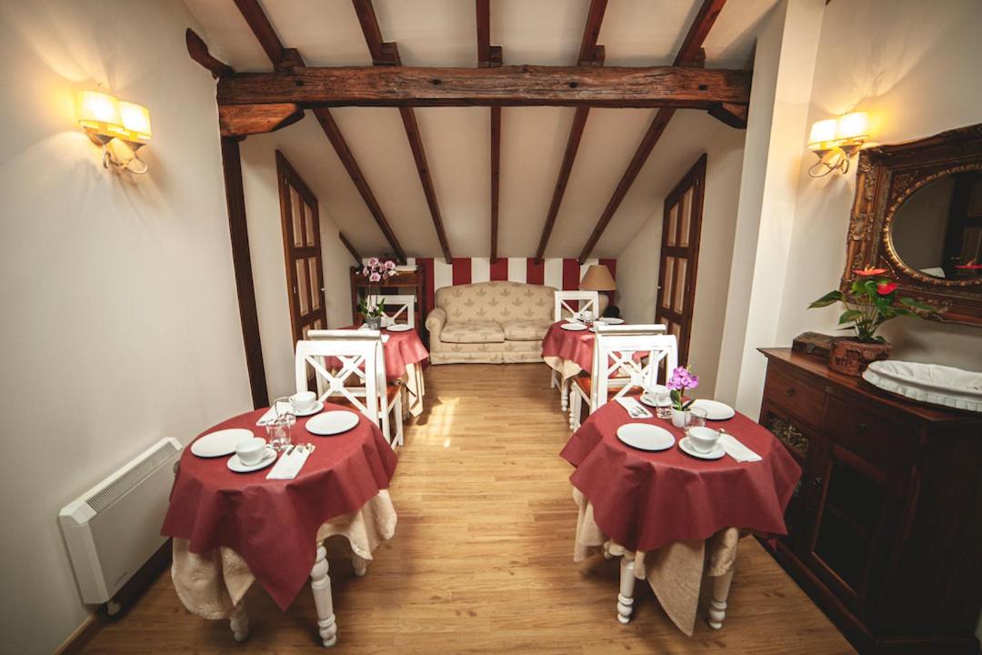 Posada Cicero view 3