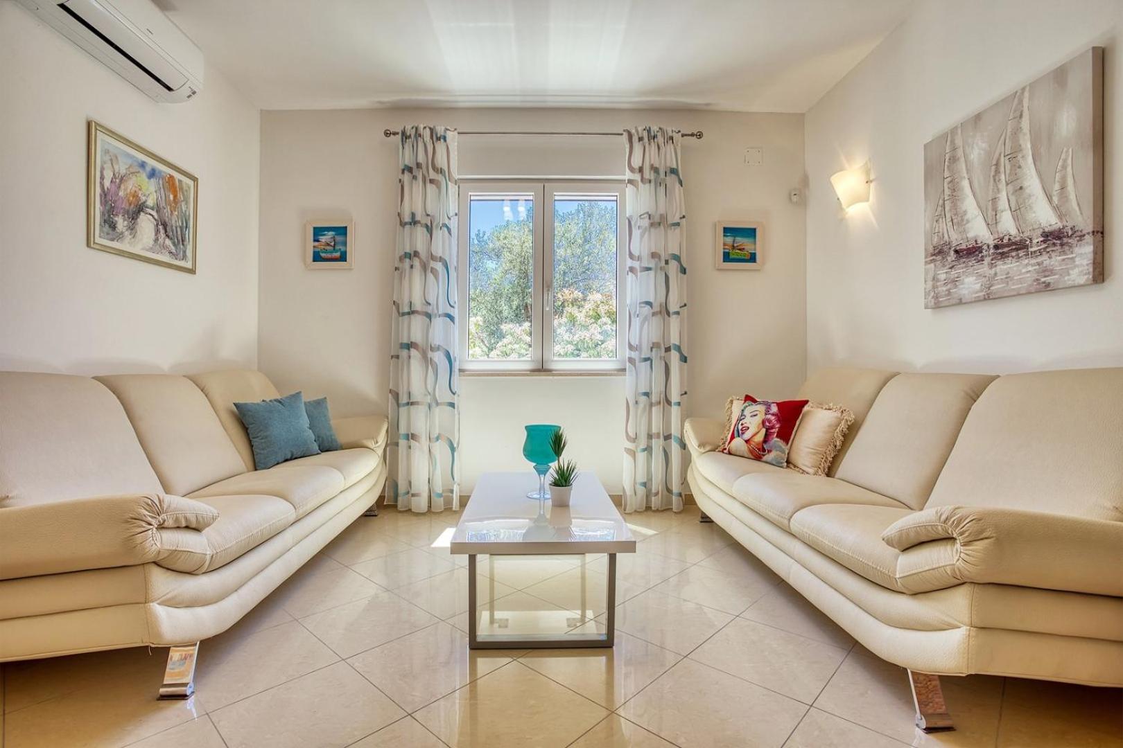 Villa SAN with heated pool, traditional surroundings, 3-bedrooms view 5