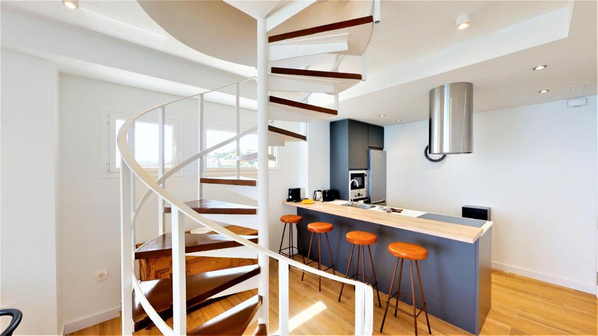 Perla Torremuelle Front Line Duplex photo 4
