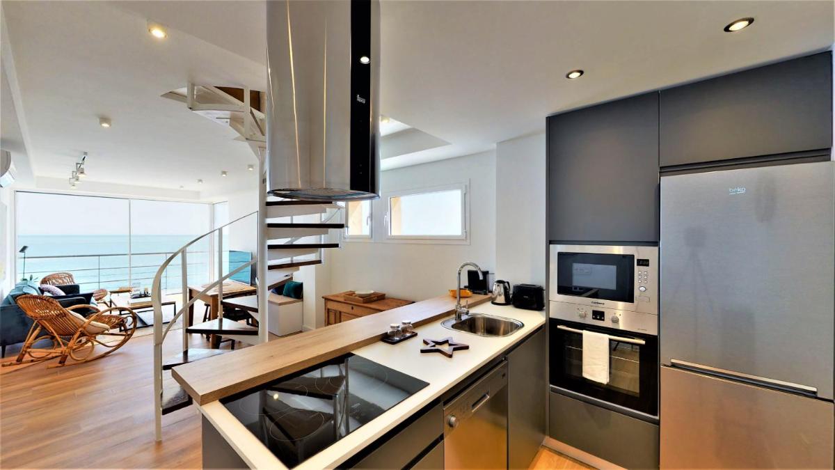 Perla Torremuelle Front Line Duplex photo 5
