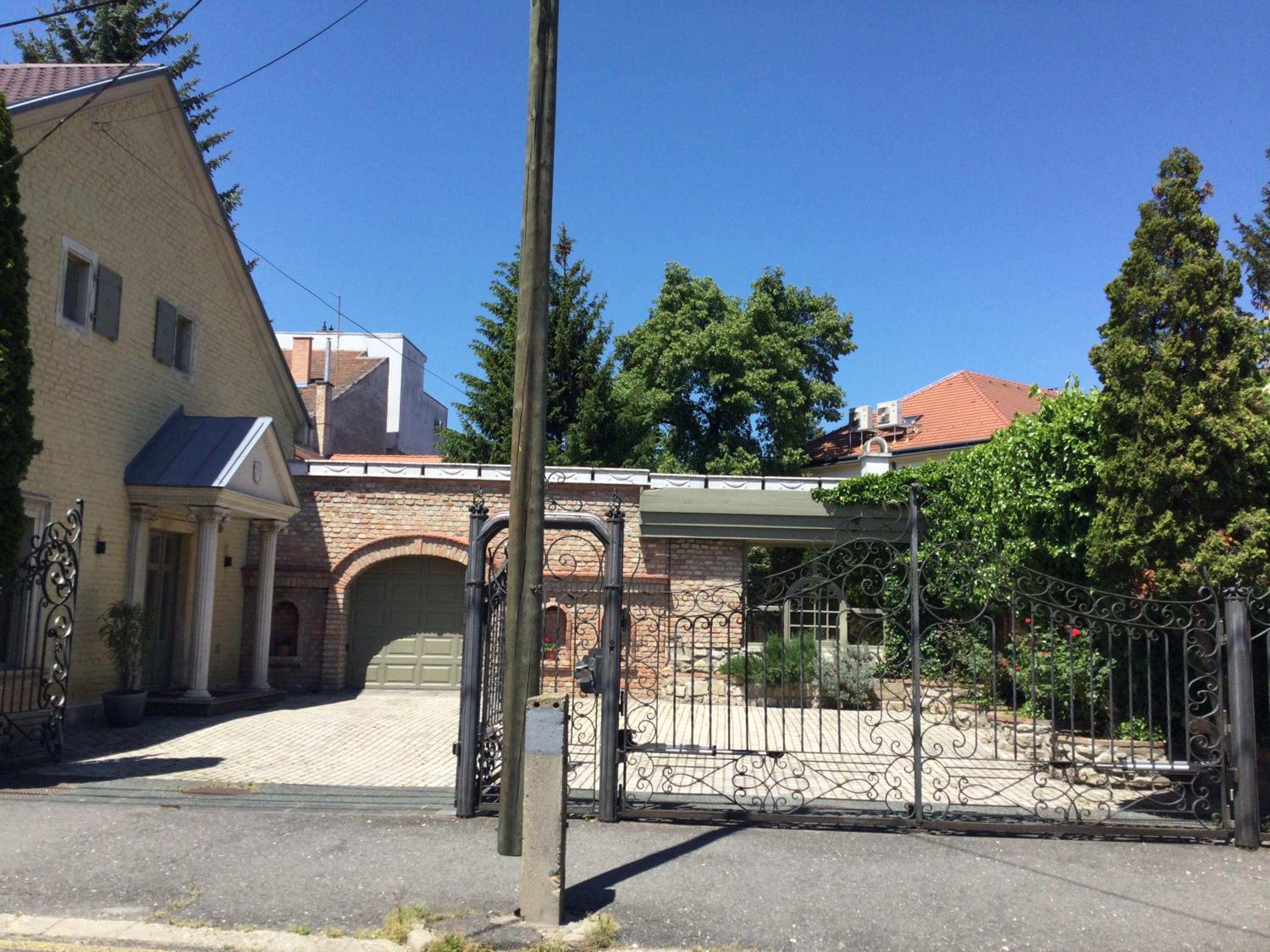 Photo 11