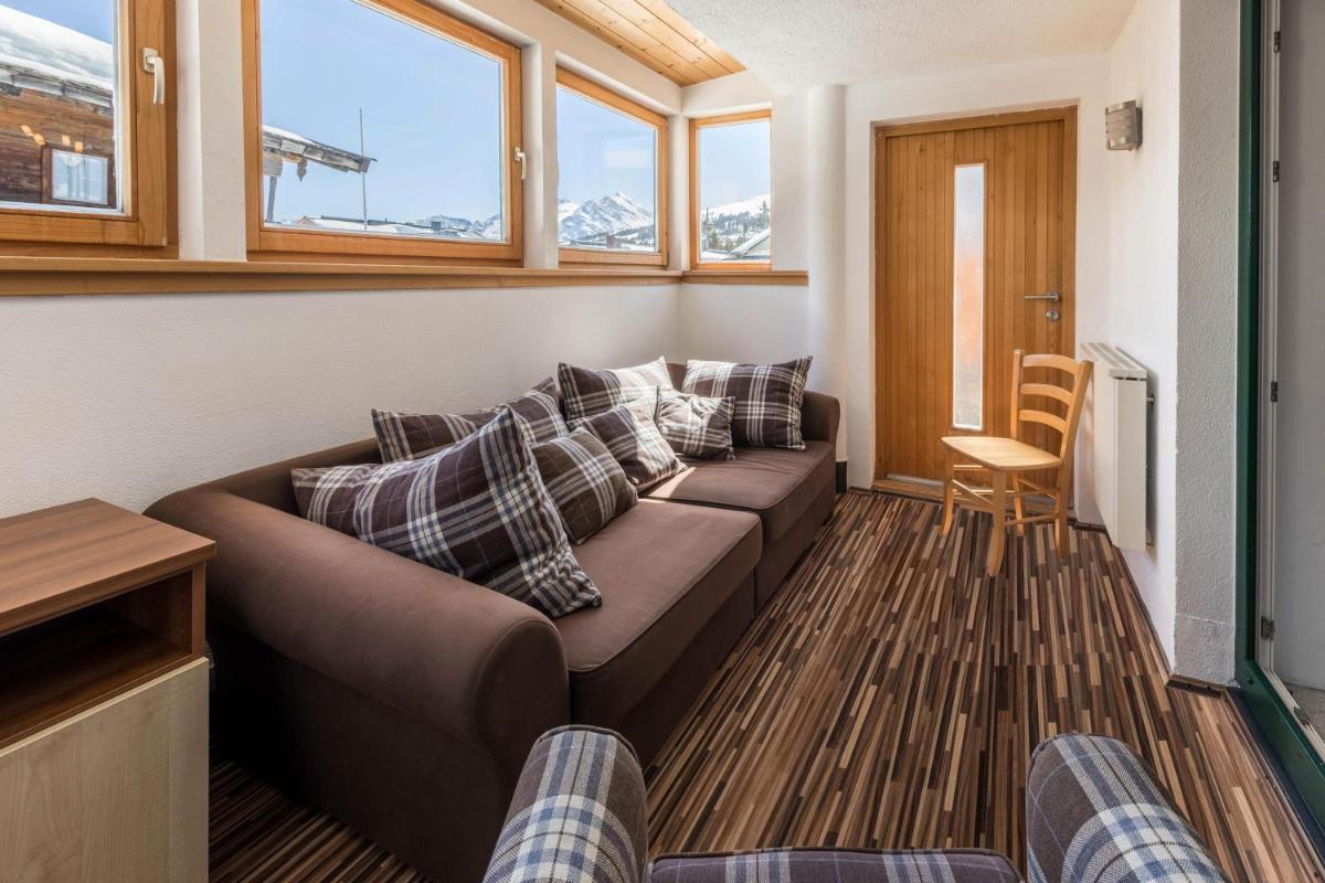 Sommer Chalet Central Top Cc5 view 2