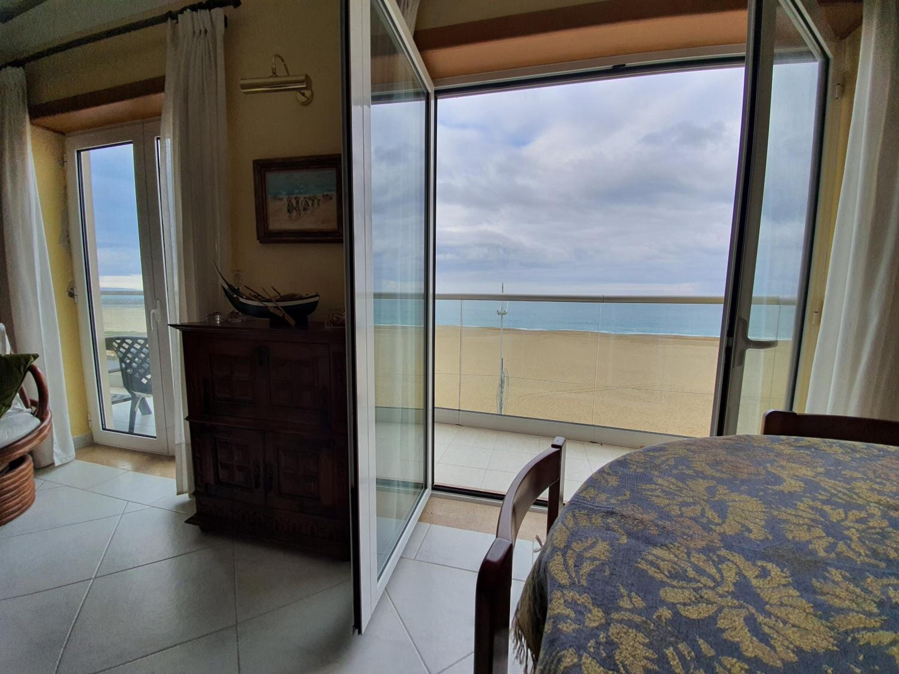 Nazare apartamento em frente ao mar view 2