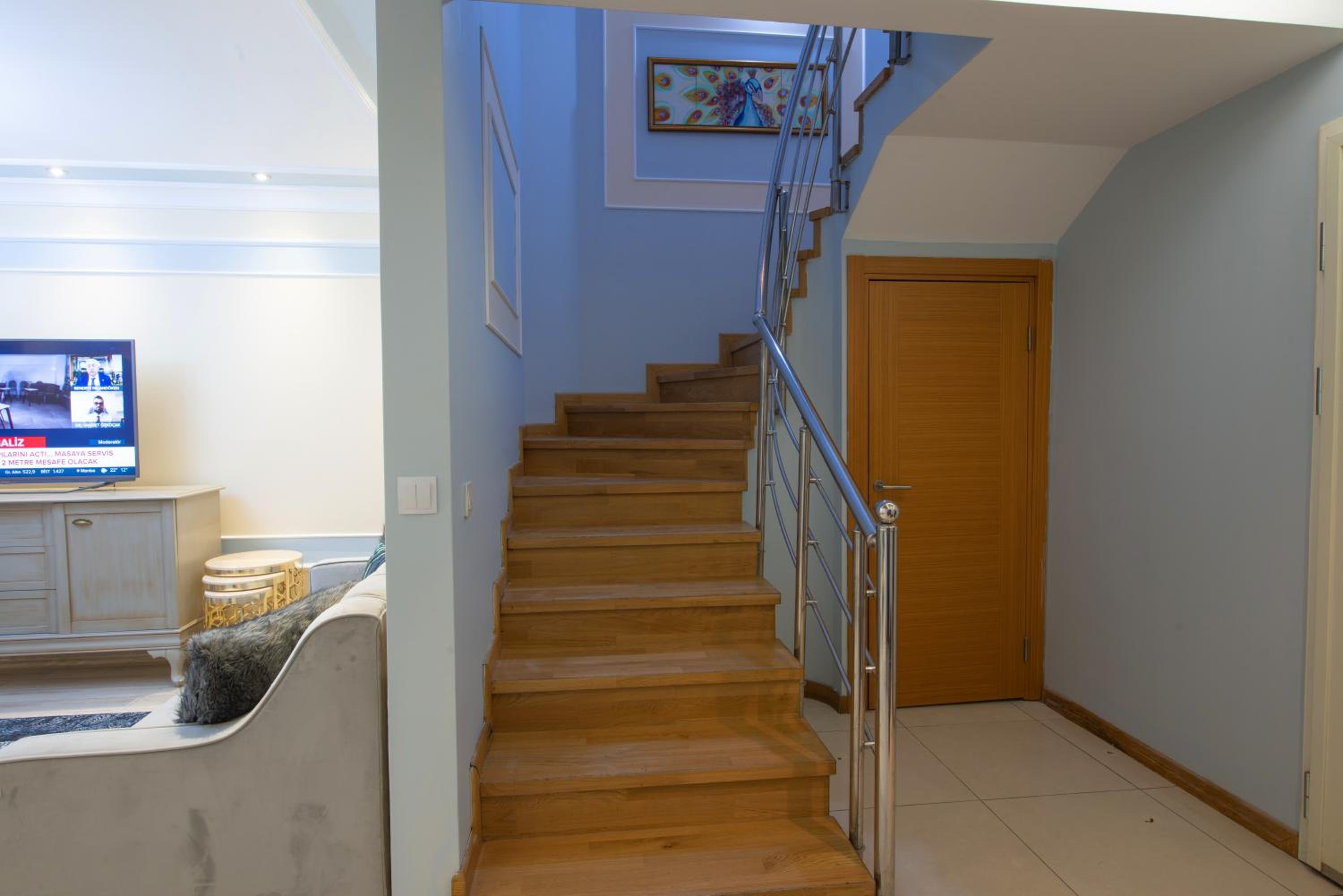 Three bedroom Duplex apartment with large terrace