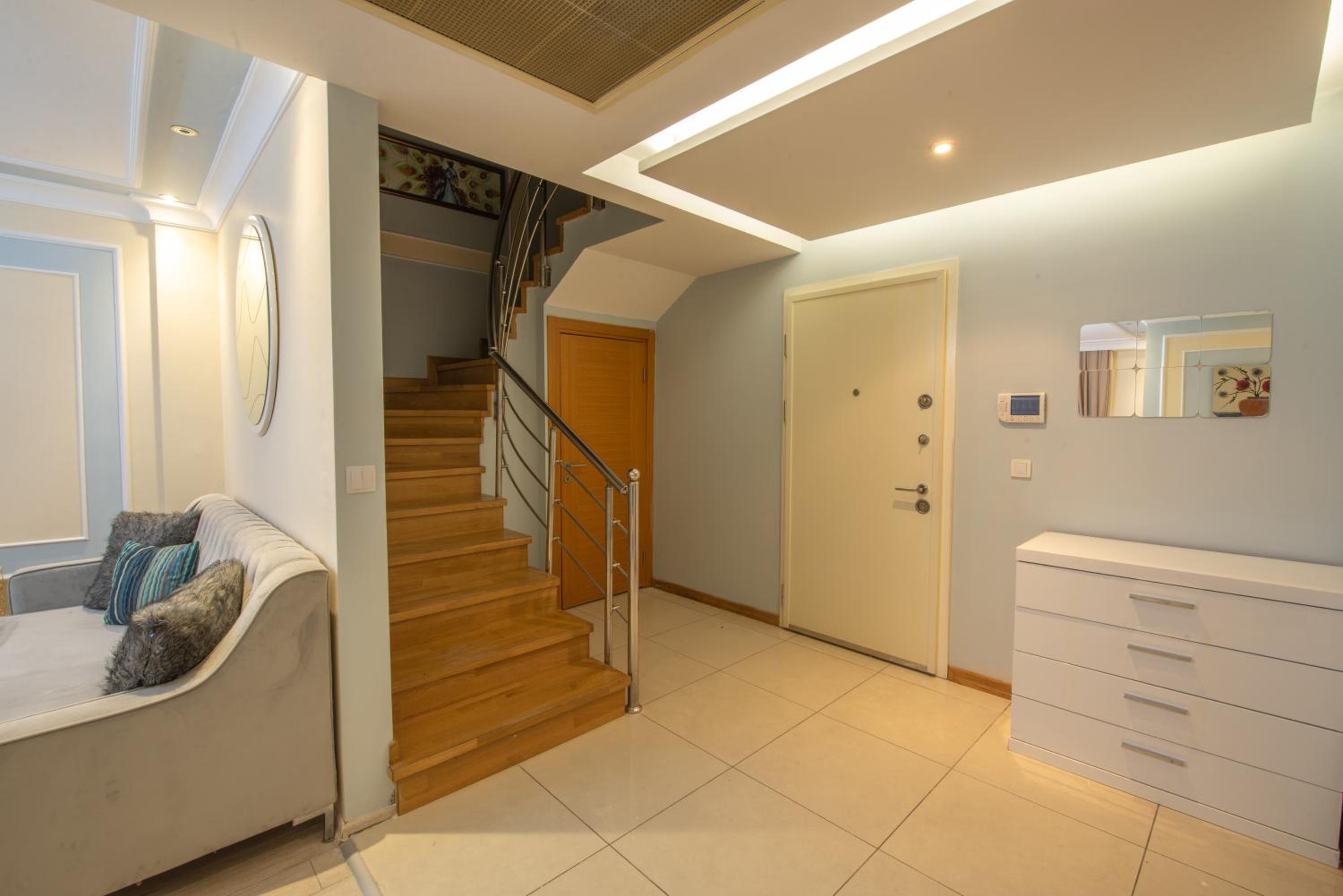 Three bedroom Duplex apartment with large terrace