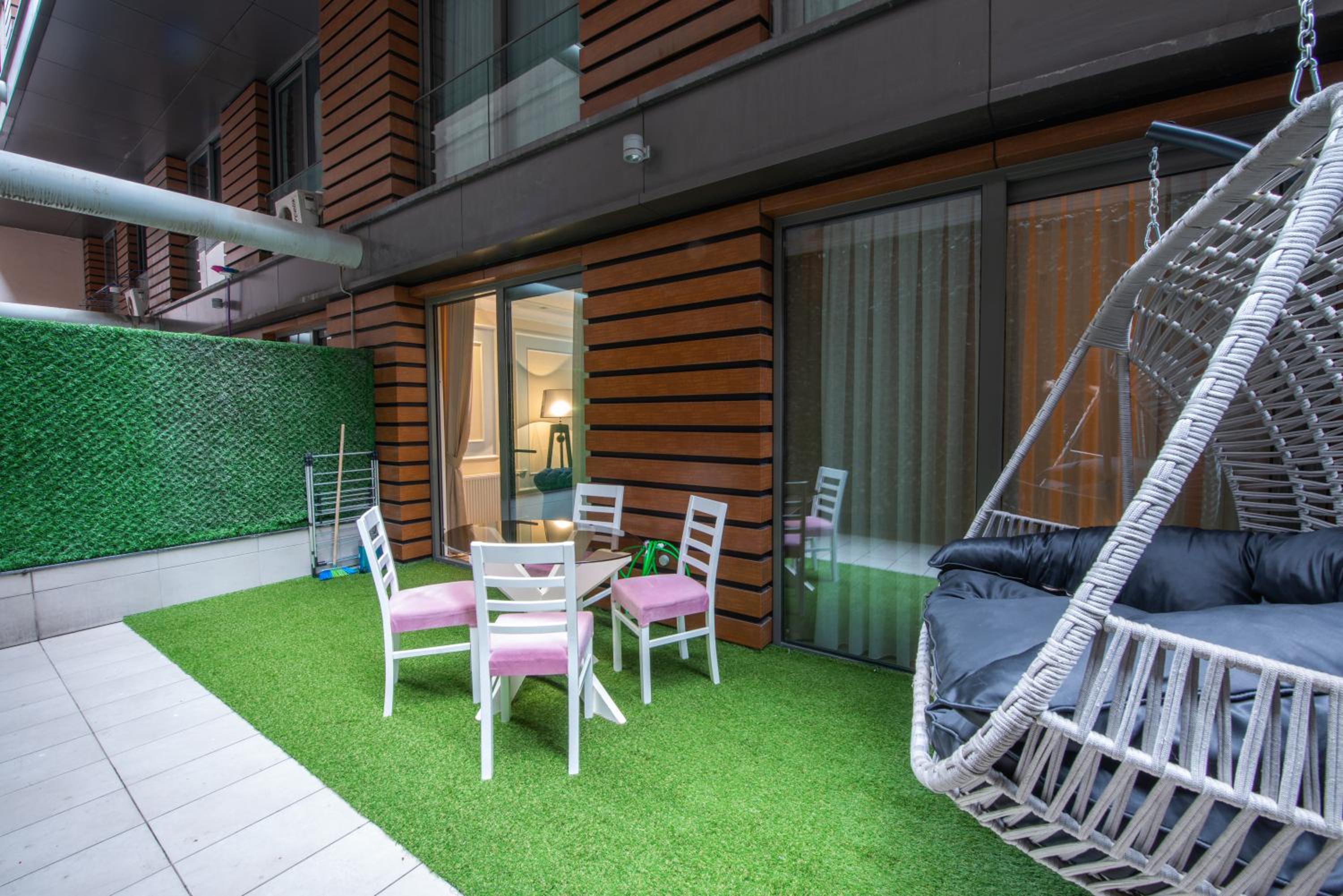Three bedroom Duplex apartment with large terrace