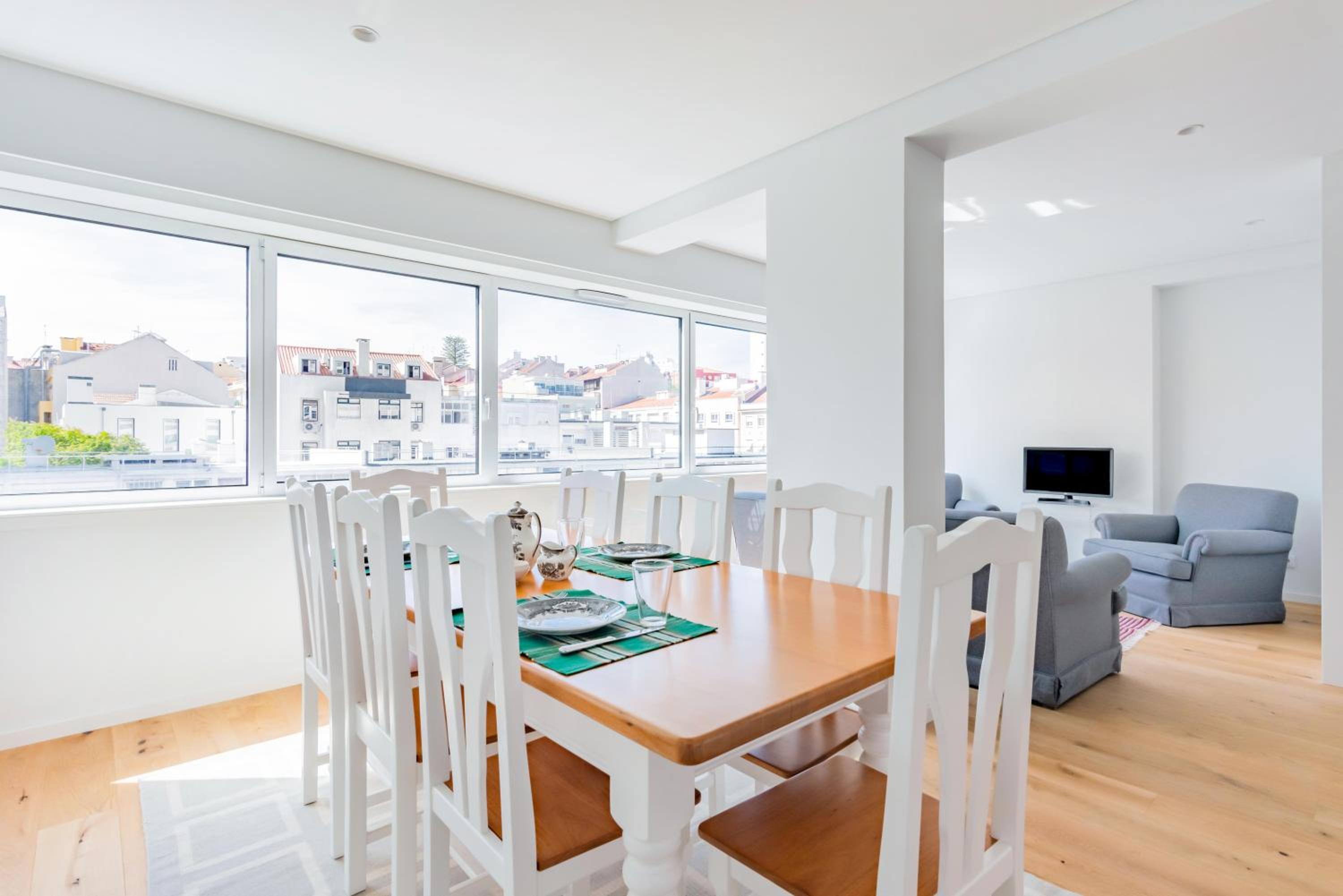 Estrela Modern Flat @ Infante Santo view 3