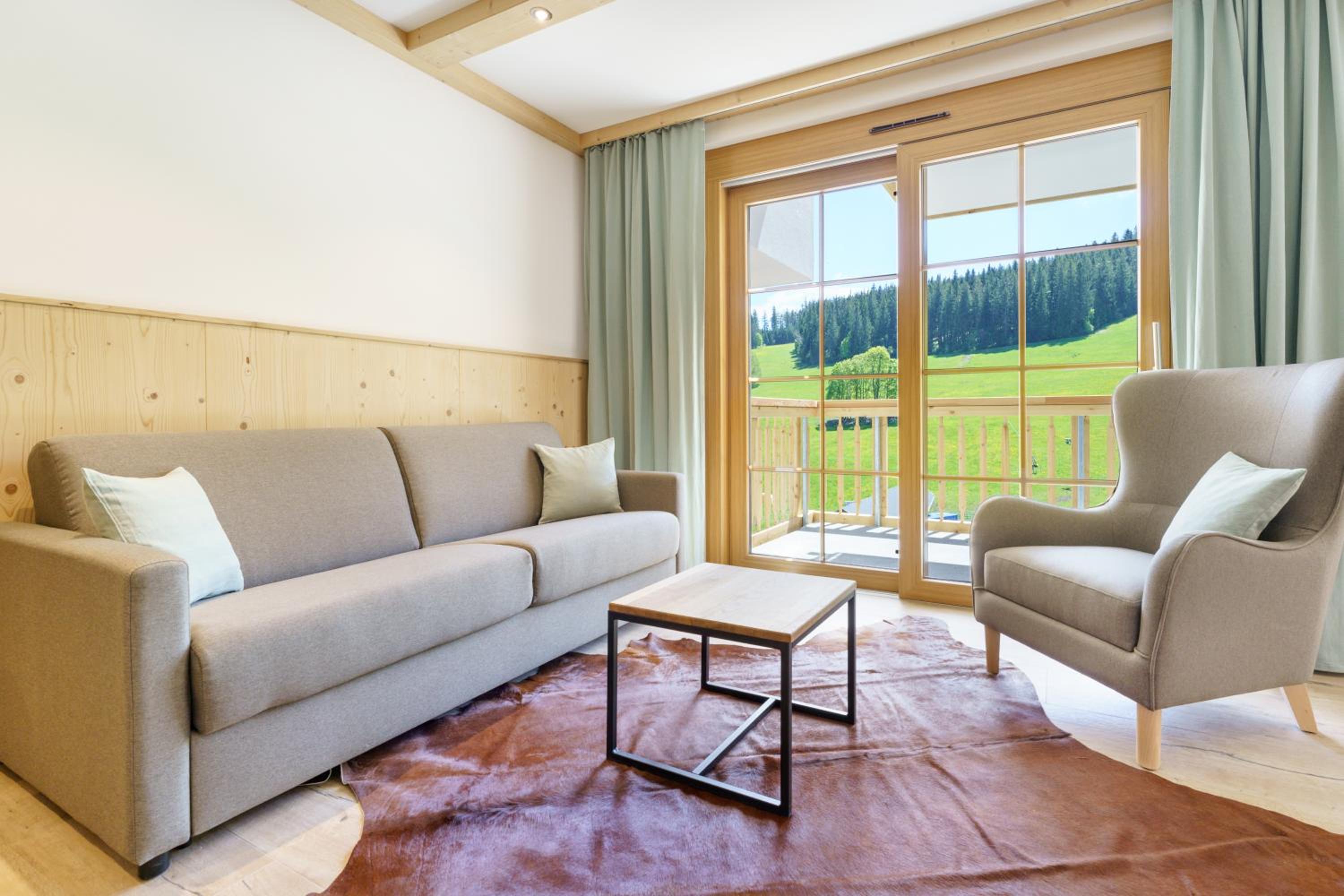 SCHWARZENBACH - Apartments & Rooftop Pool