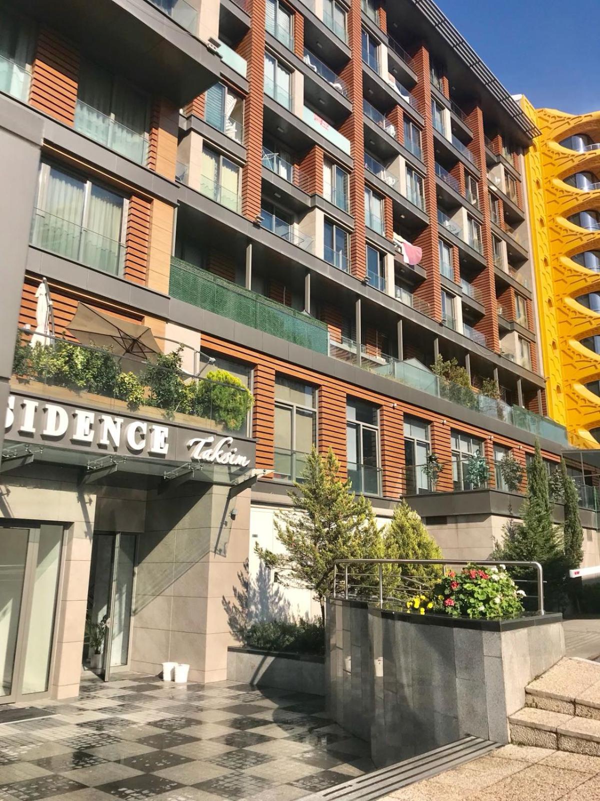 Three bedroom Duplex apartment with large terrace