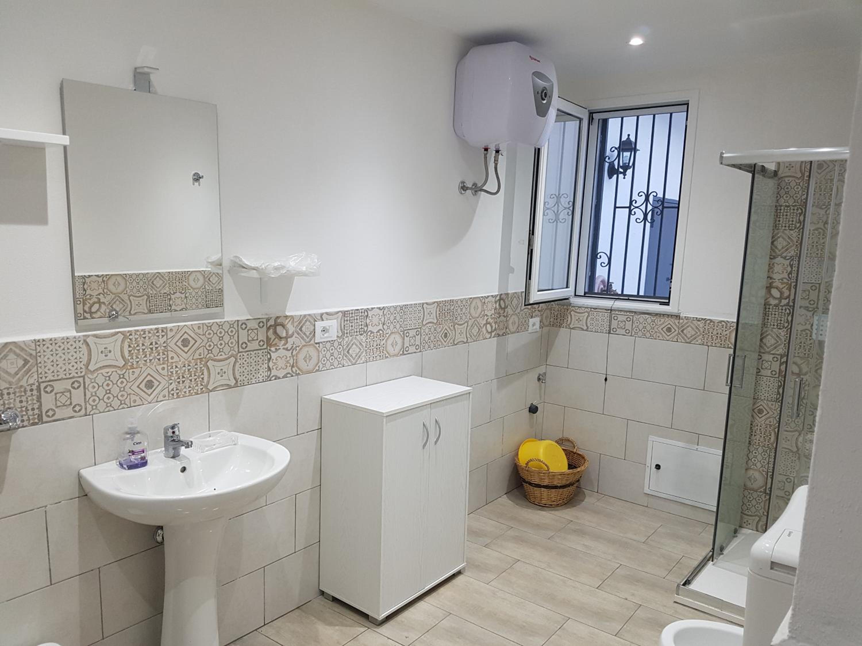 Case vacanza Controvento en Palermo — bathroom