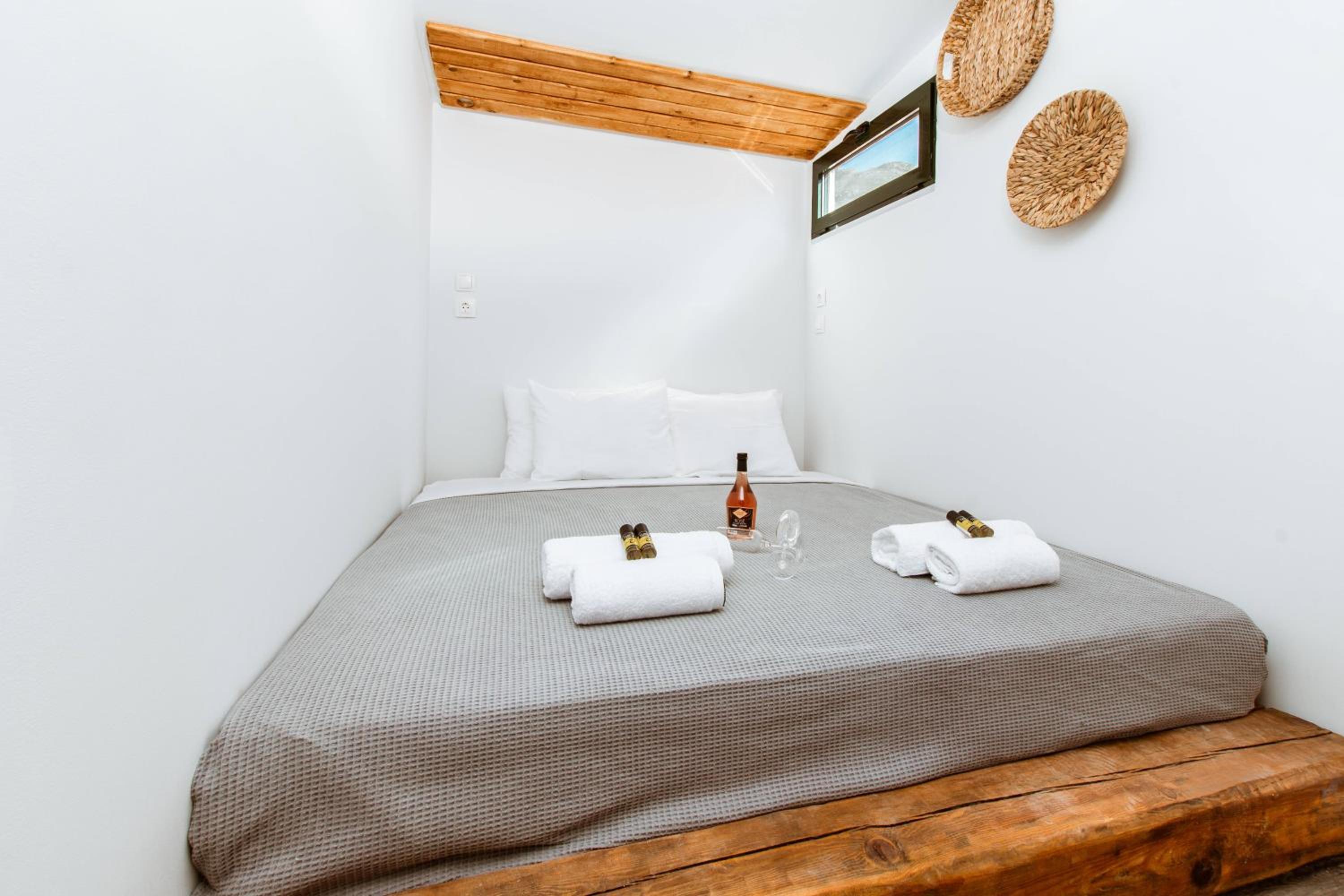 Ellafos Traditional Living-Elafonisi Couples Retreat