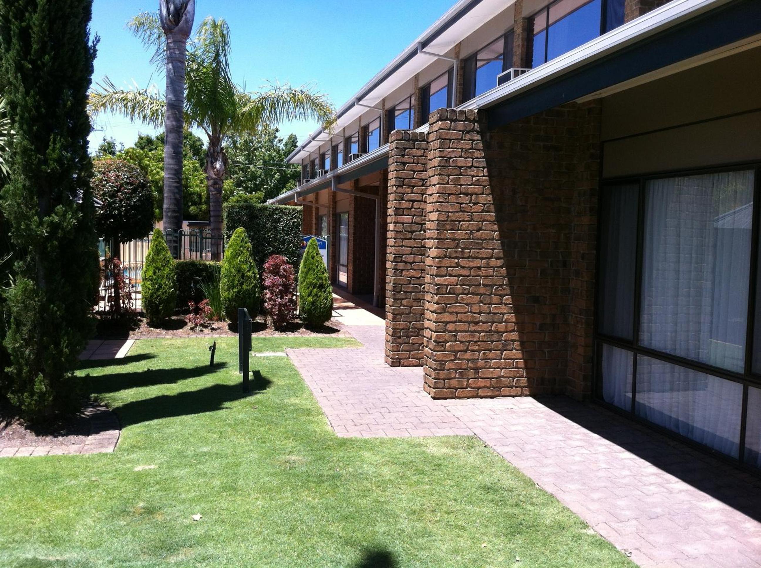 Marion Motel and Apartments - Image 1