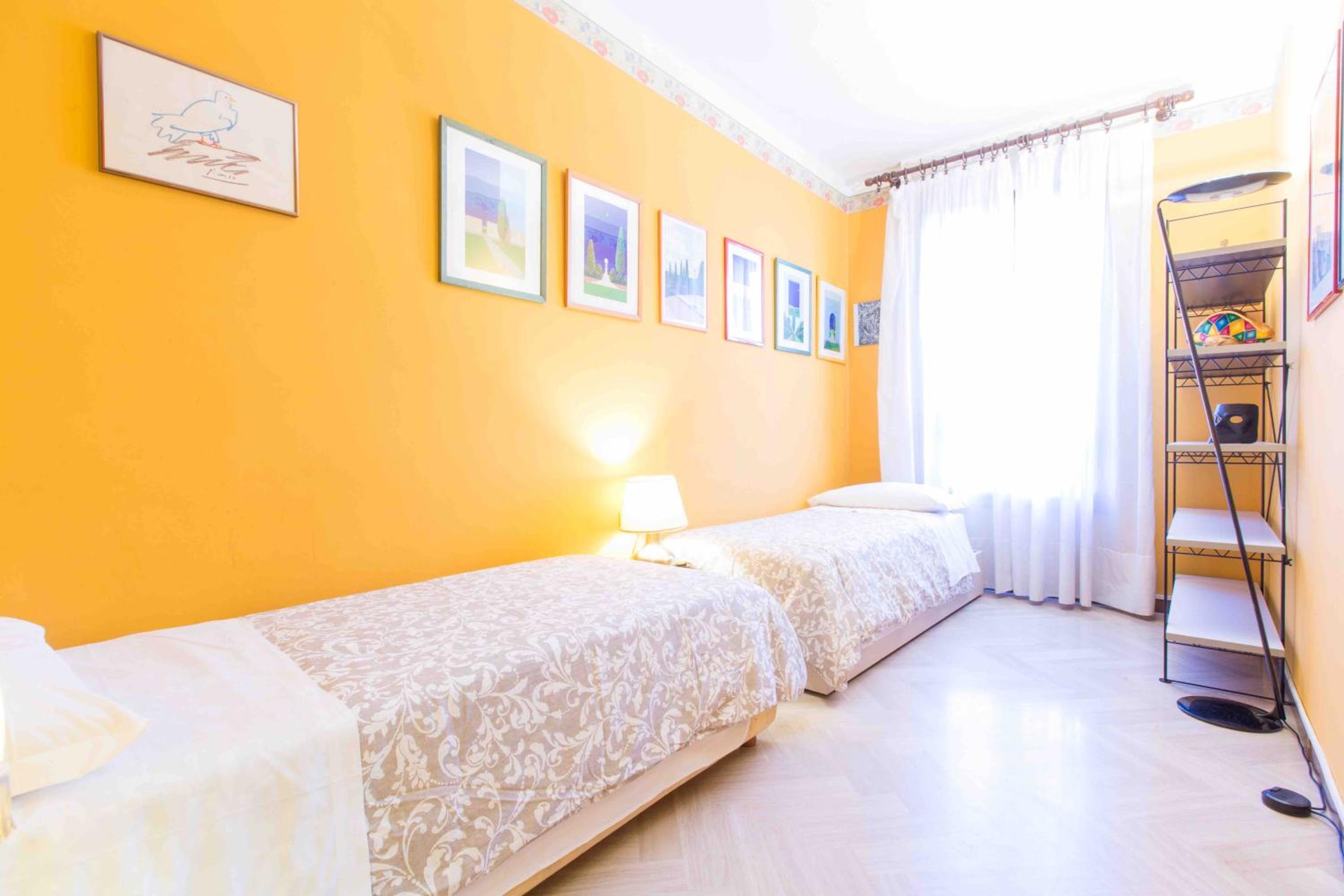ART PAINTING apartment with canal view