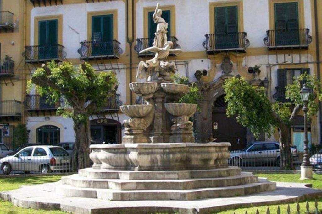 Piazza Marina Apartment view 5