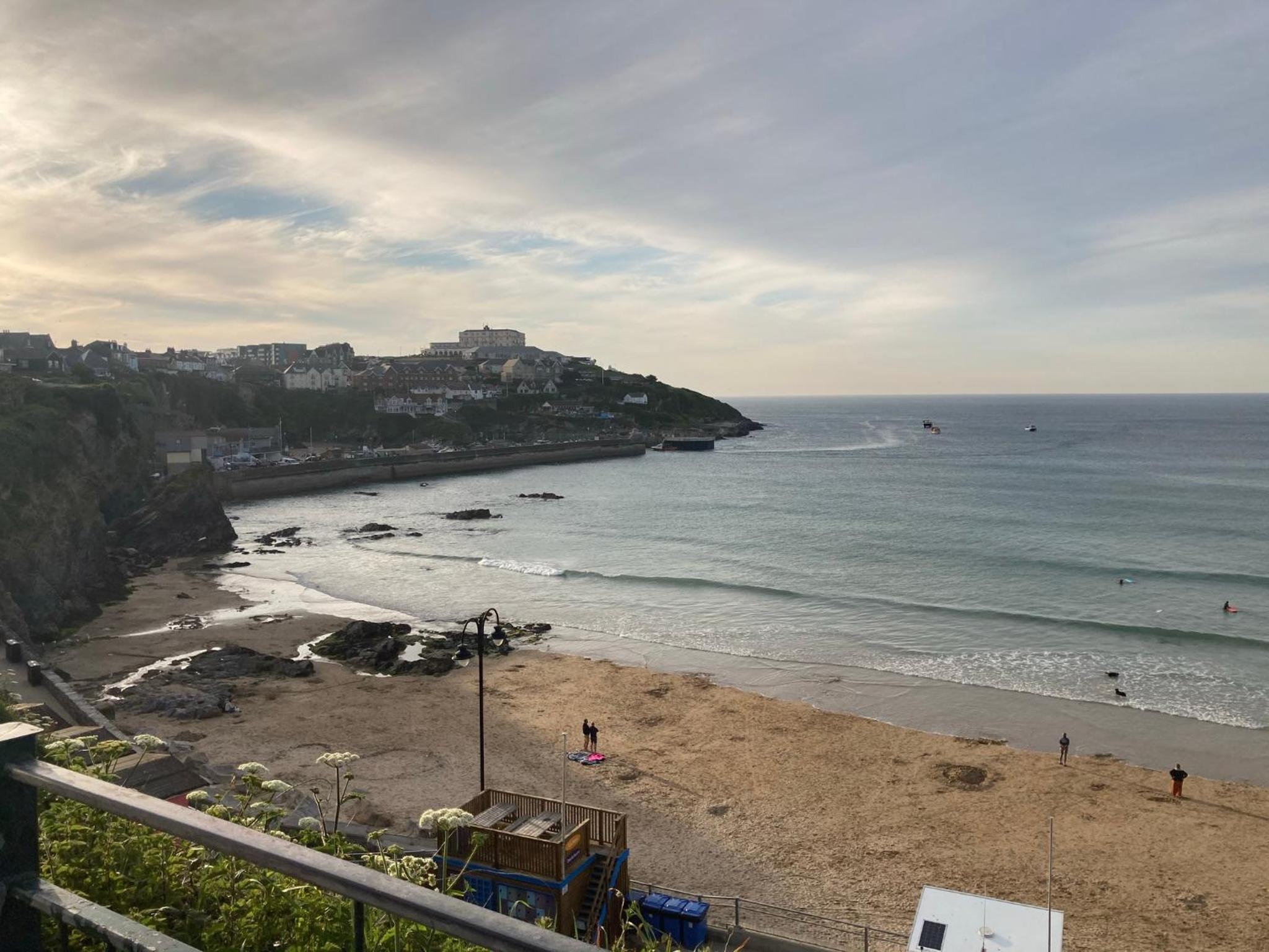 ONE BED APARTMENT GROUND FLOOR ONE MINUTE walk TOWAN BEACH FREE PARKING view 4