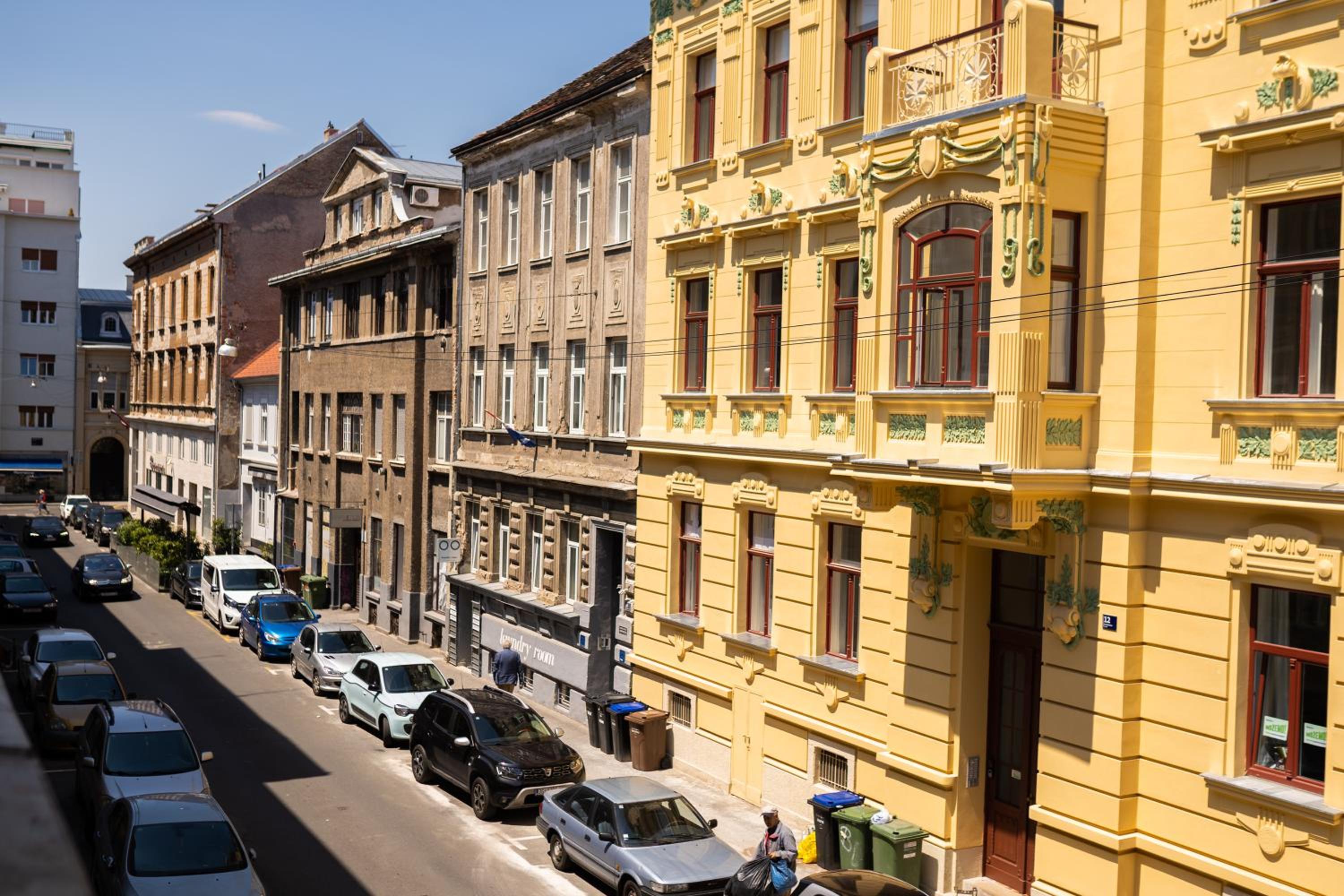 Hotel Elenas Rooms & Apartment - Image 1