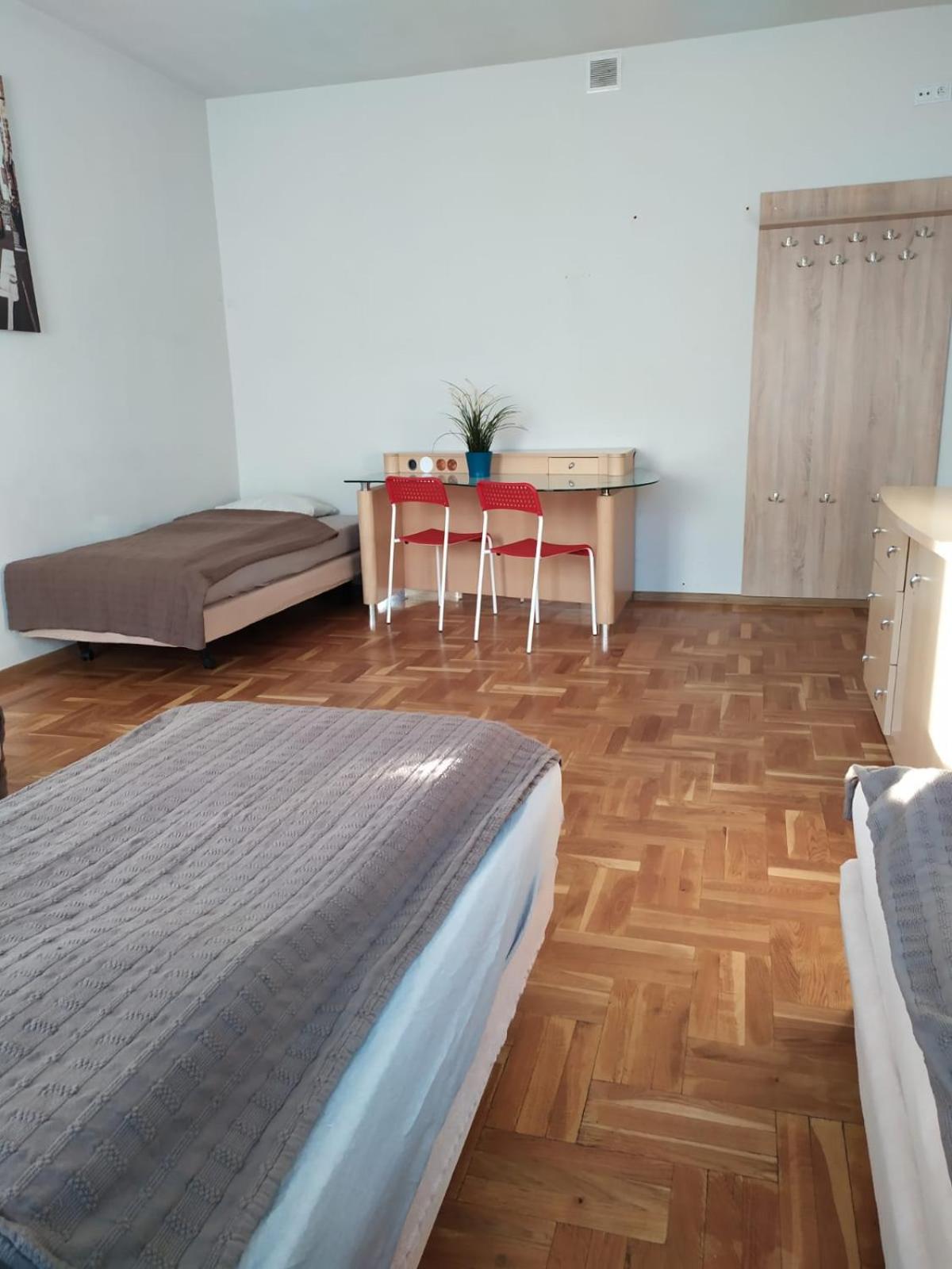 Aparthotel WADOWICE & Hostel GENERY, photo 13