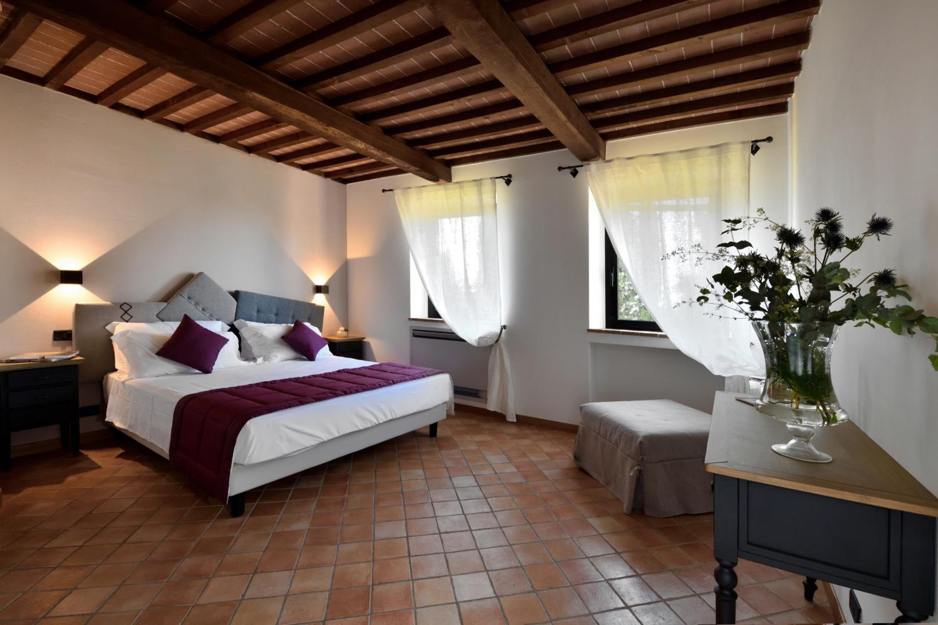 Porsenna Resort
