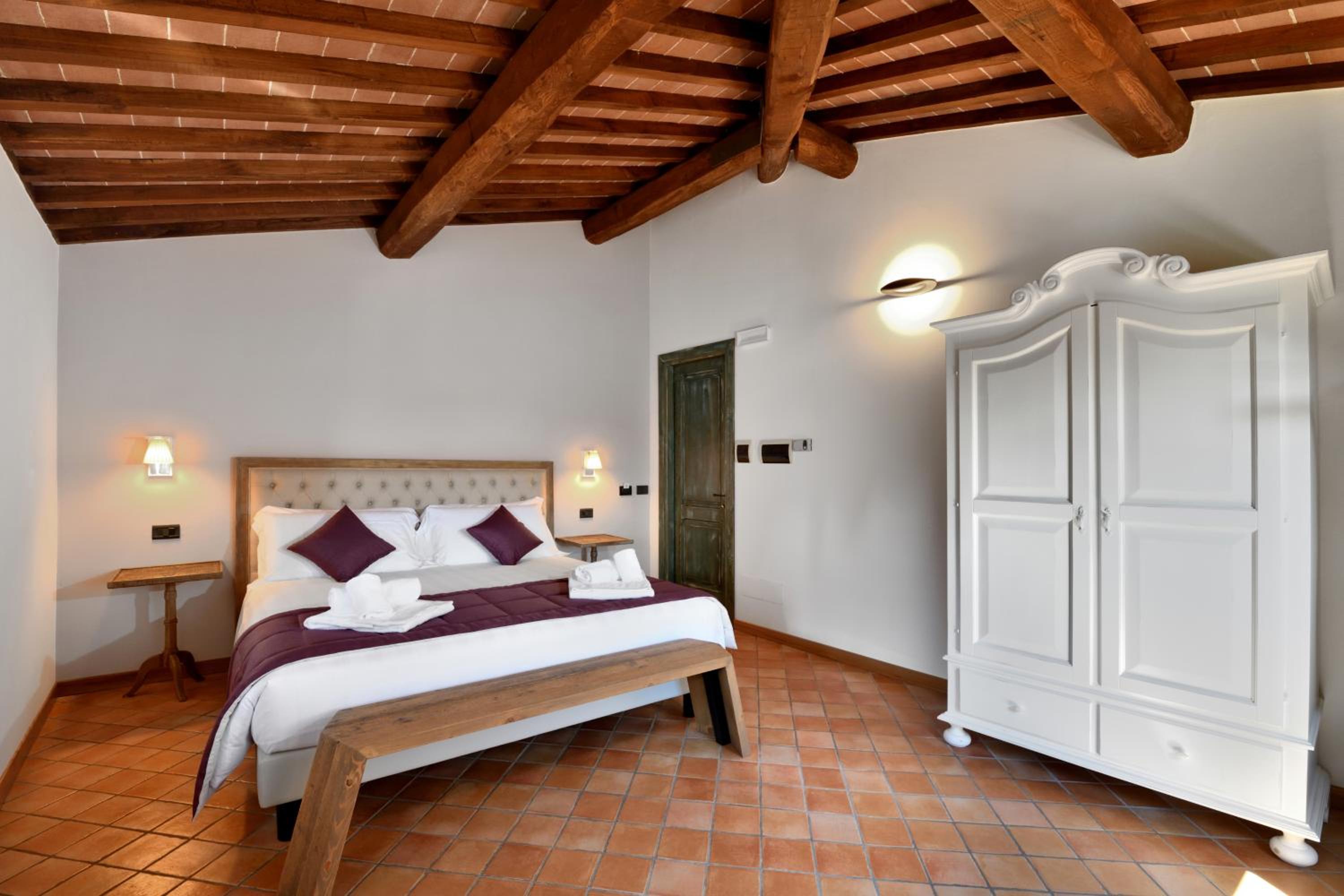 Porsenna Resort