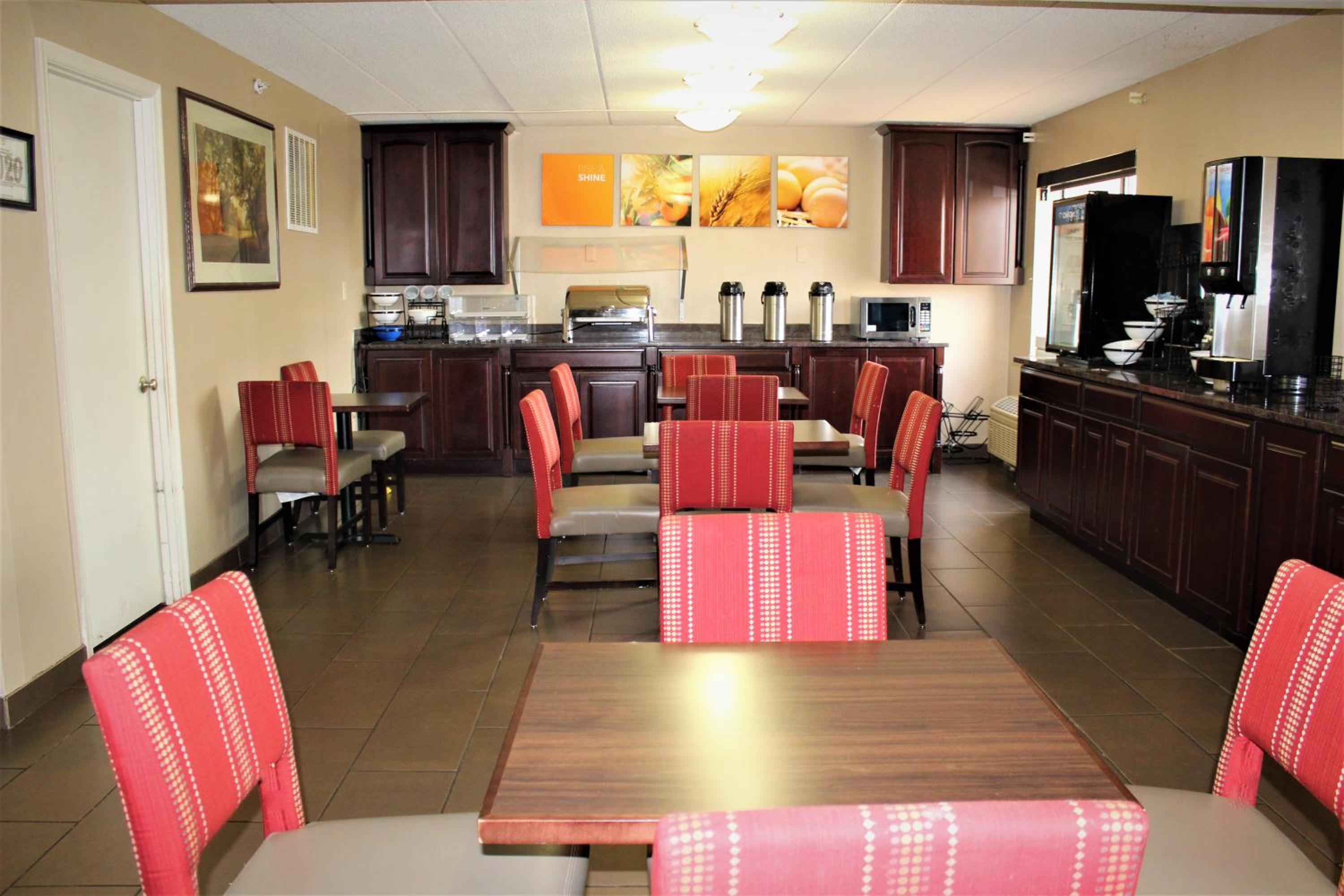 Comfort Inn University Center - Property Image 26