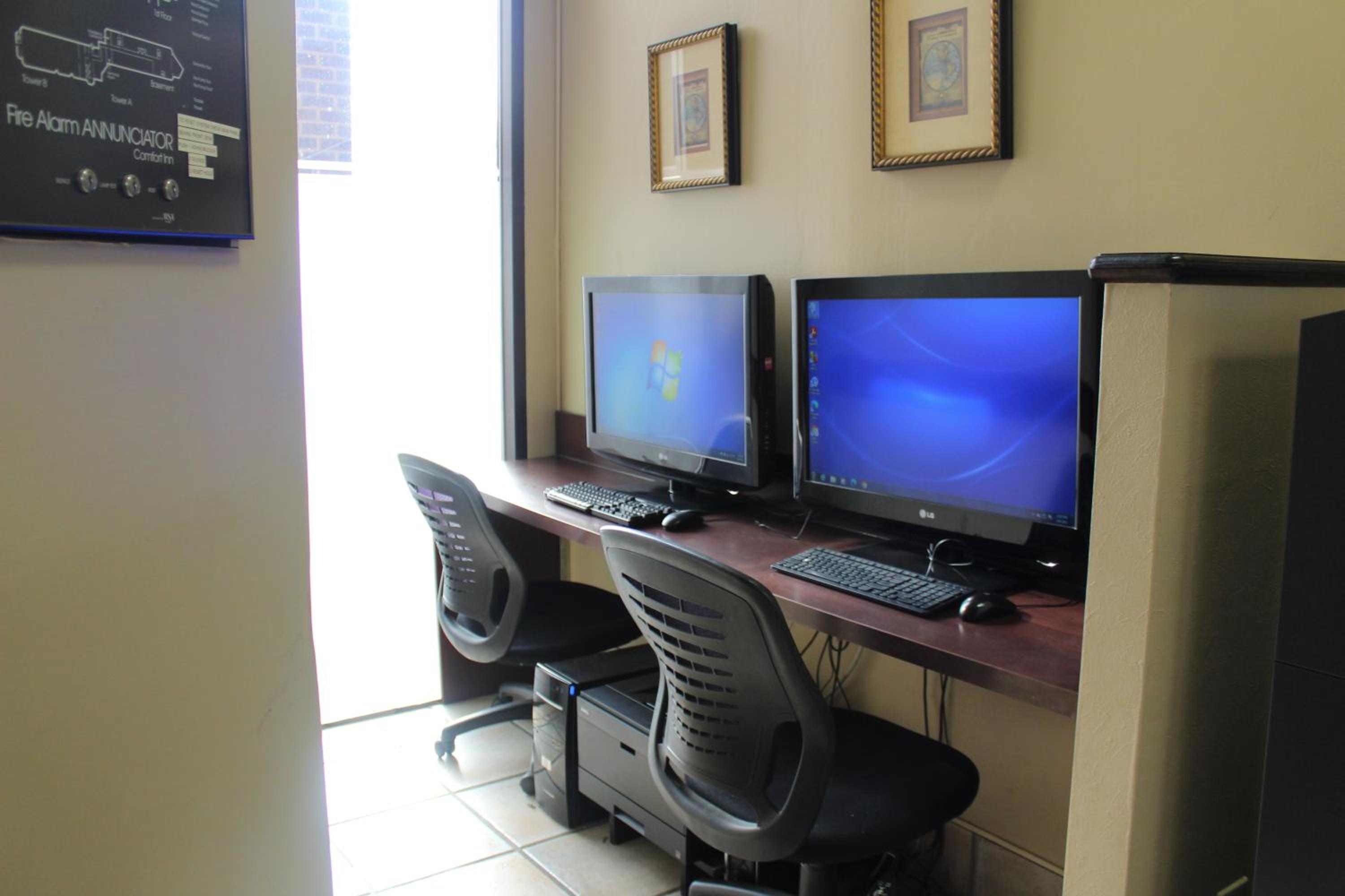 Comfort Inn University Center - Property Image 24