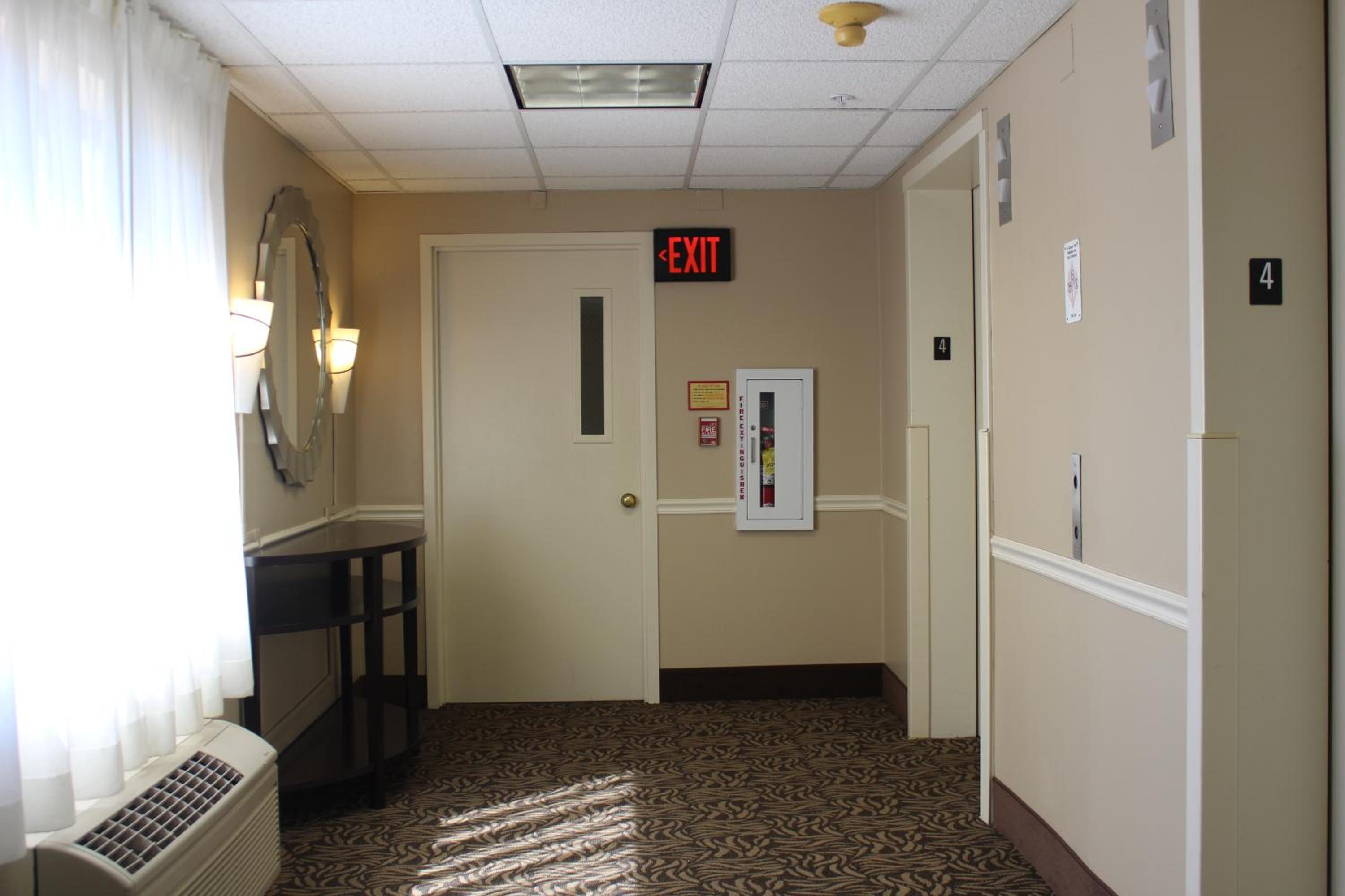 Comfort Inn University Center - Property Image 3