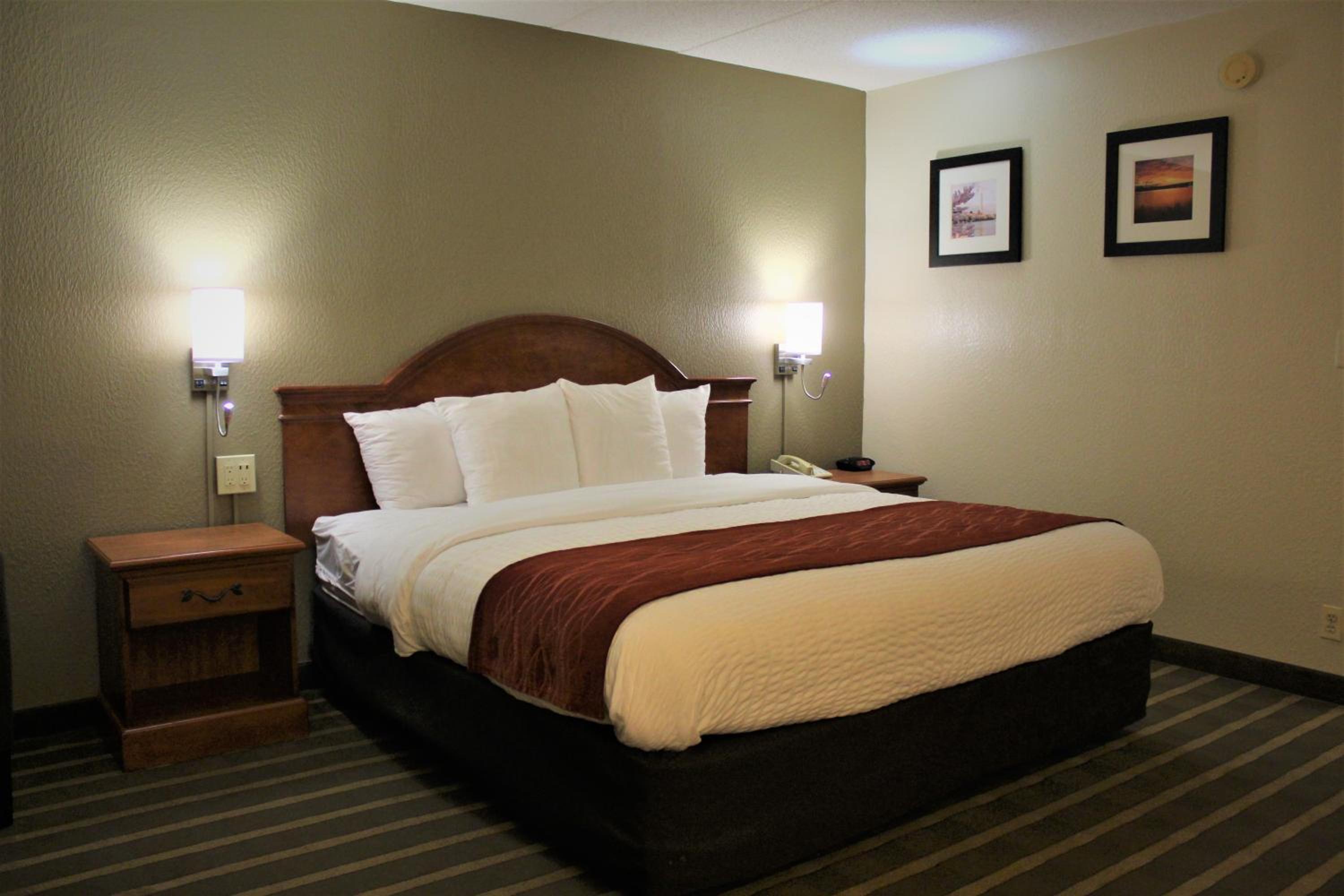 Comfort Inn University Center - Property Image 32