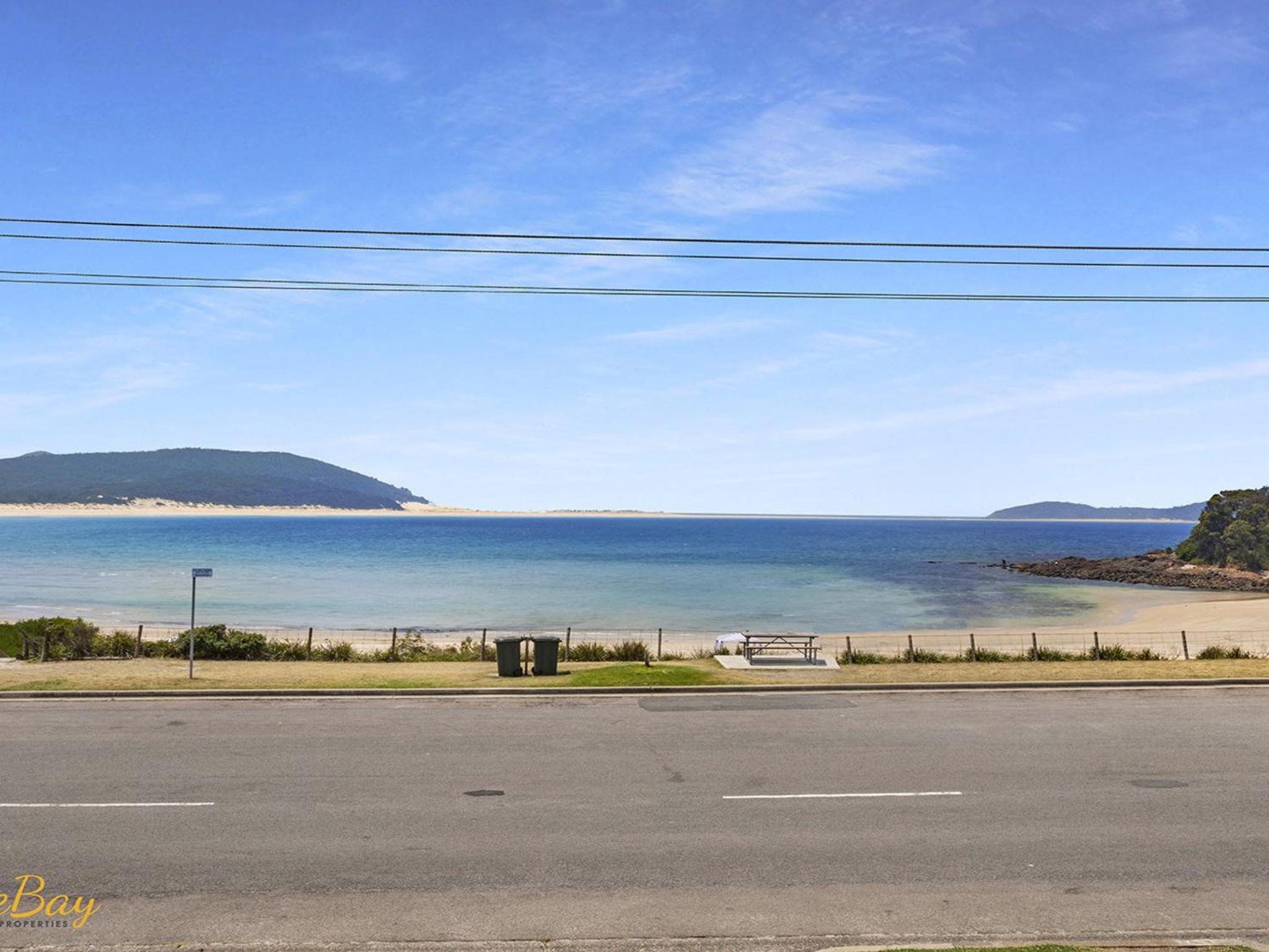 Beach House 72A Marine Dr Fingal Bay