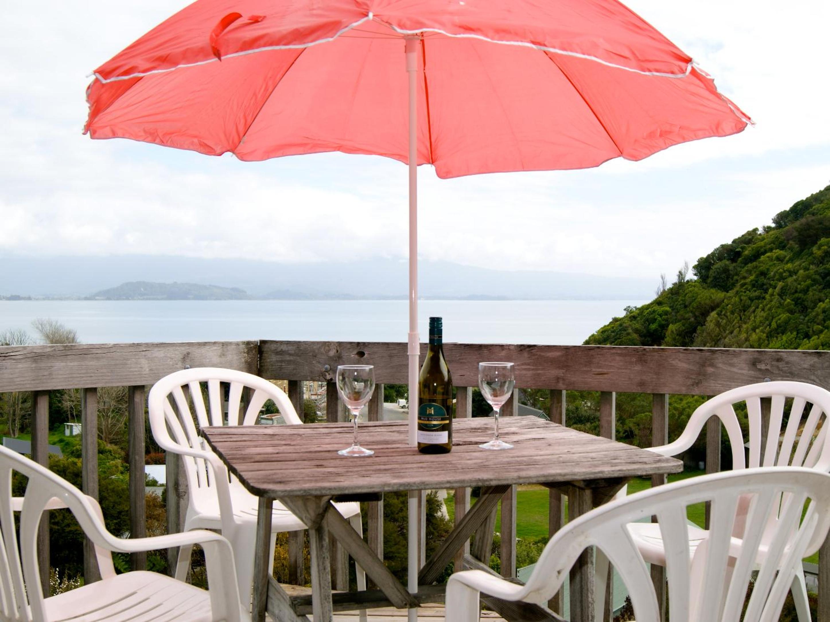 Bush Henge - Tata Beach Holiday Home view 2