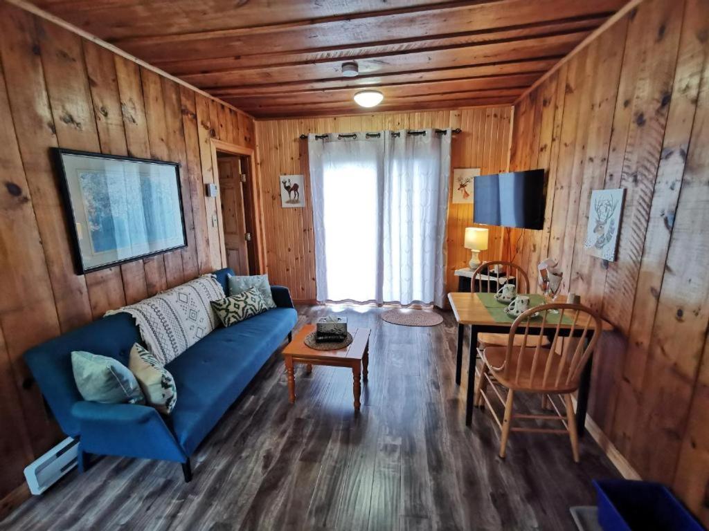 Knotty Pine Cottages, Suites & Motel Rooms