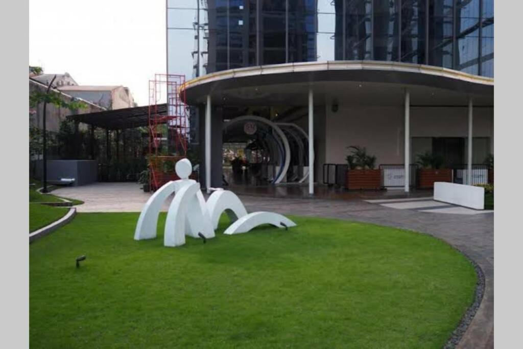 Hotel Luxury And Comfort 2 Br Apartment Lavenue Pancoran By Sang Living