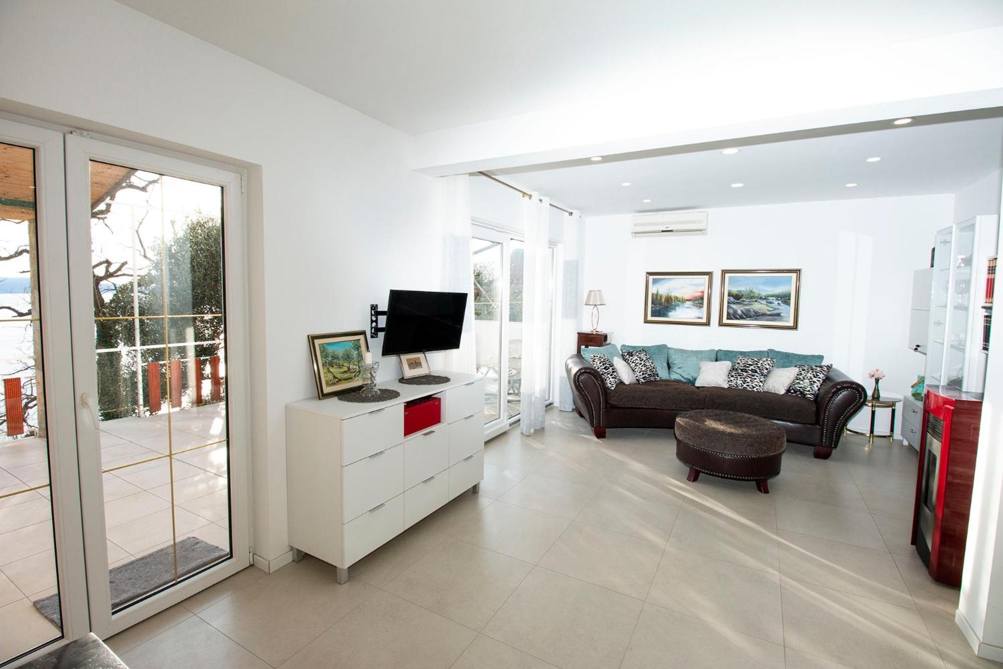 IDIS Holiday Home