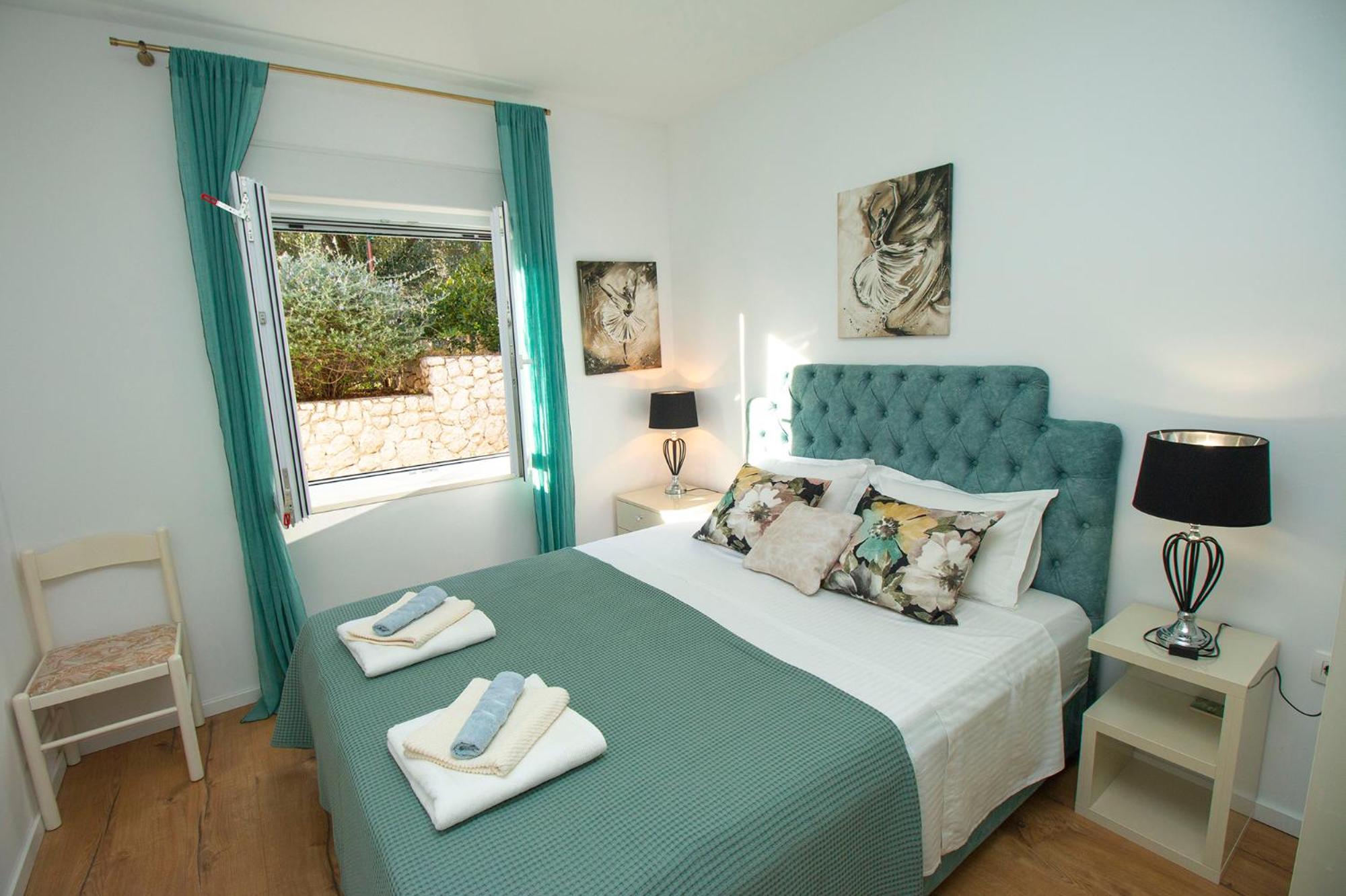 IDIS Holiday Home