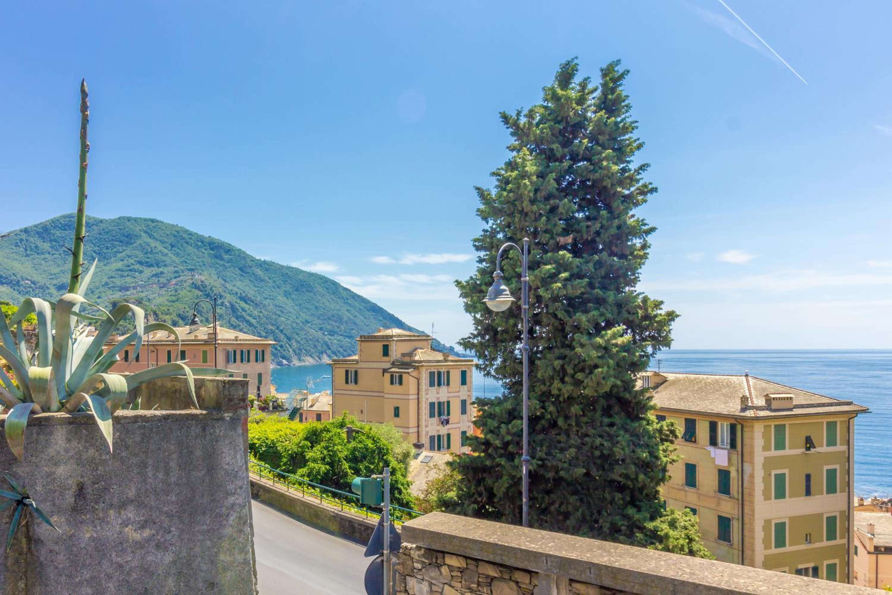 HAPPY HOLIDAY Spazio aperto con vista mare view 5