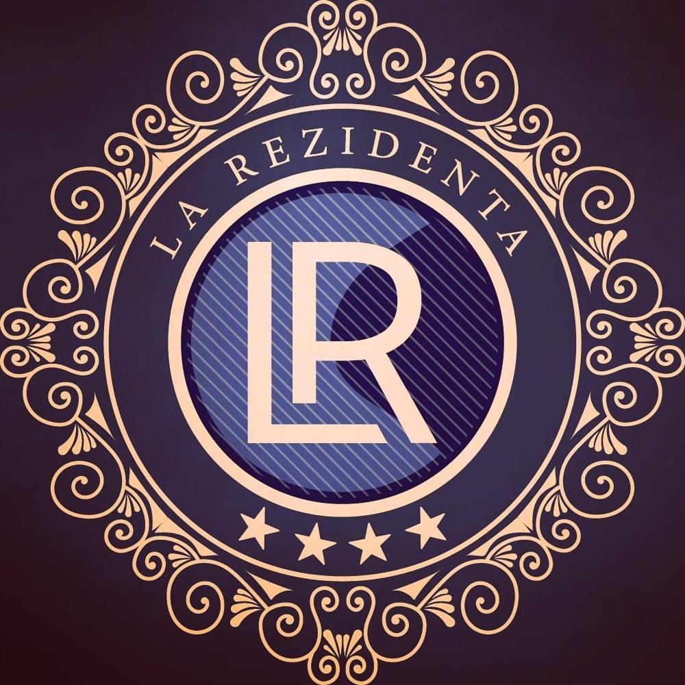 La Rezidenta view 3
