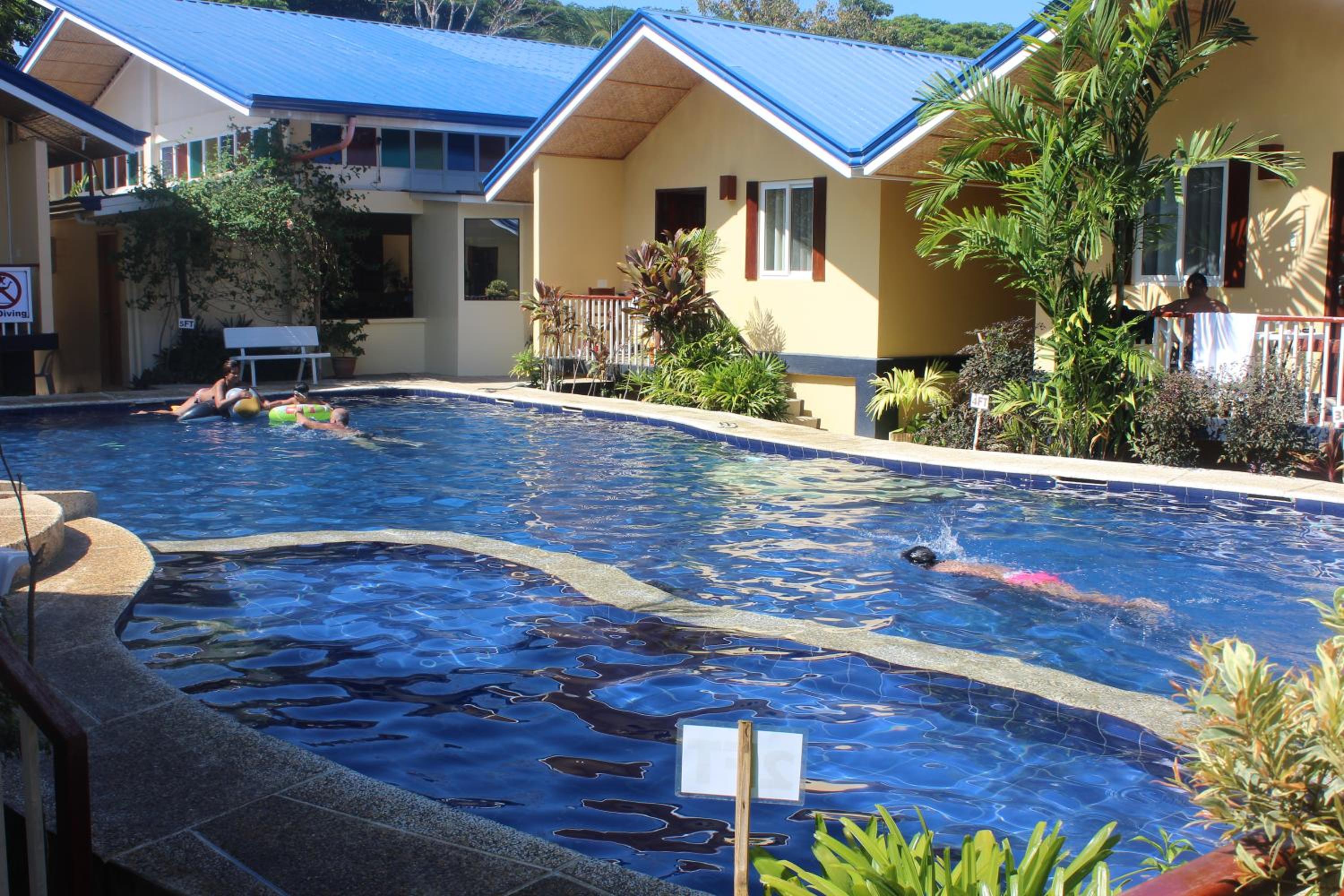 Blue Lagoon Inn & Suites